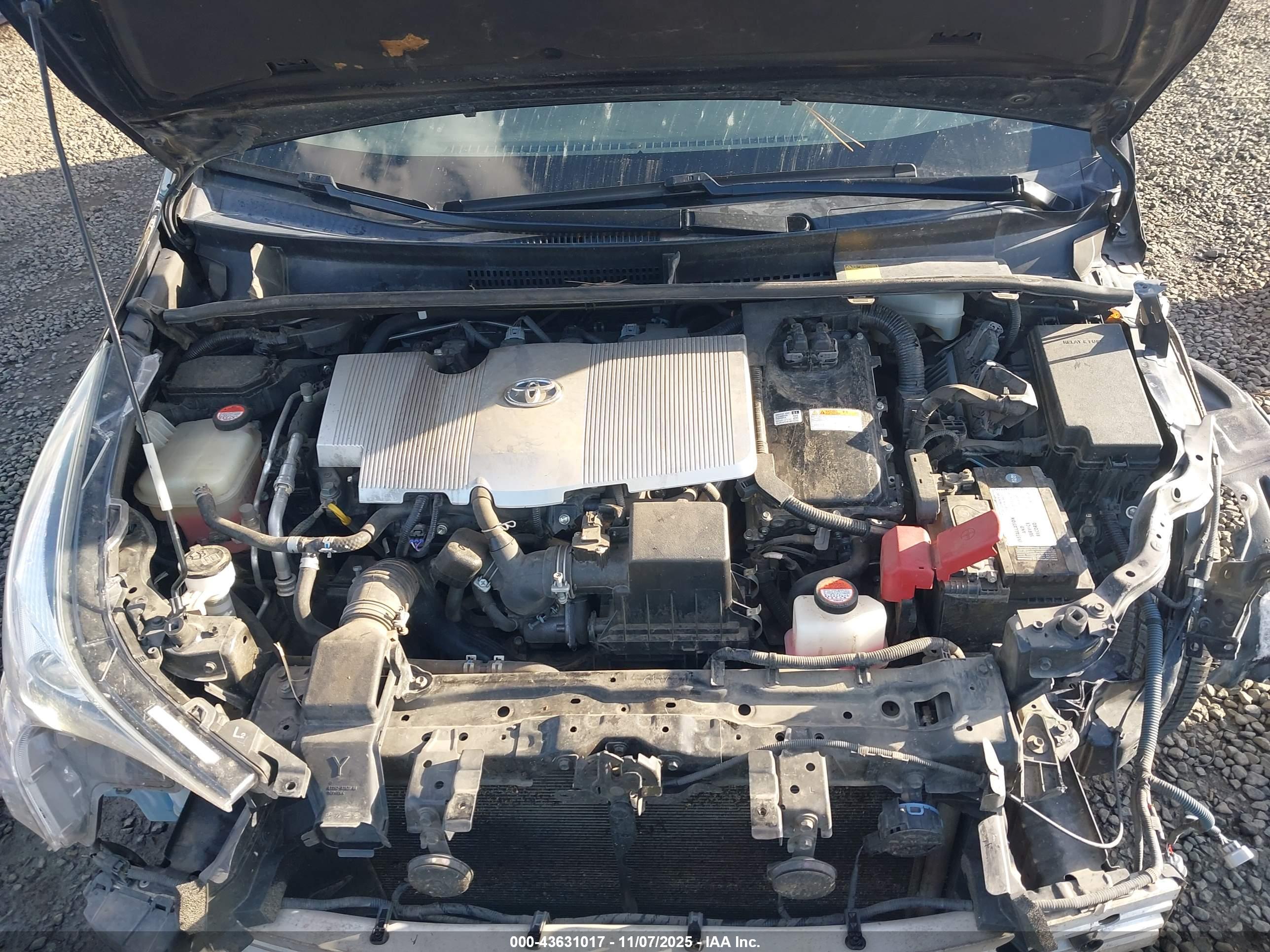TOYOTA PRIUS image 10