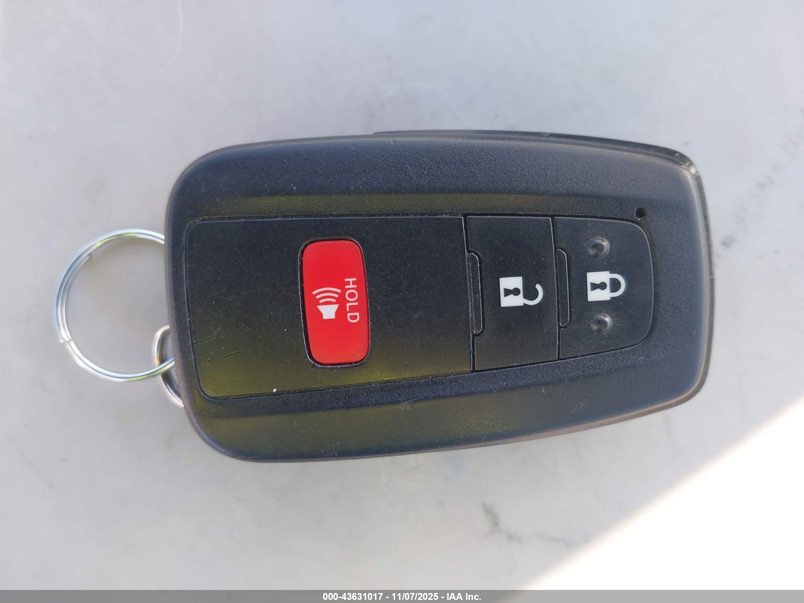 TOYOTA PRIUS image 11