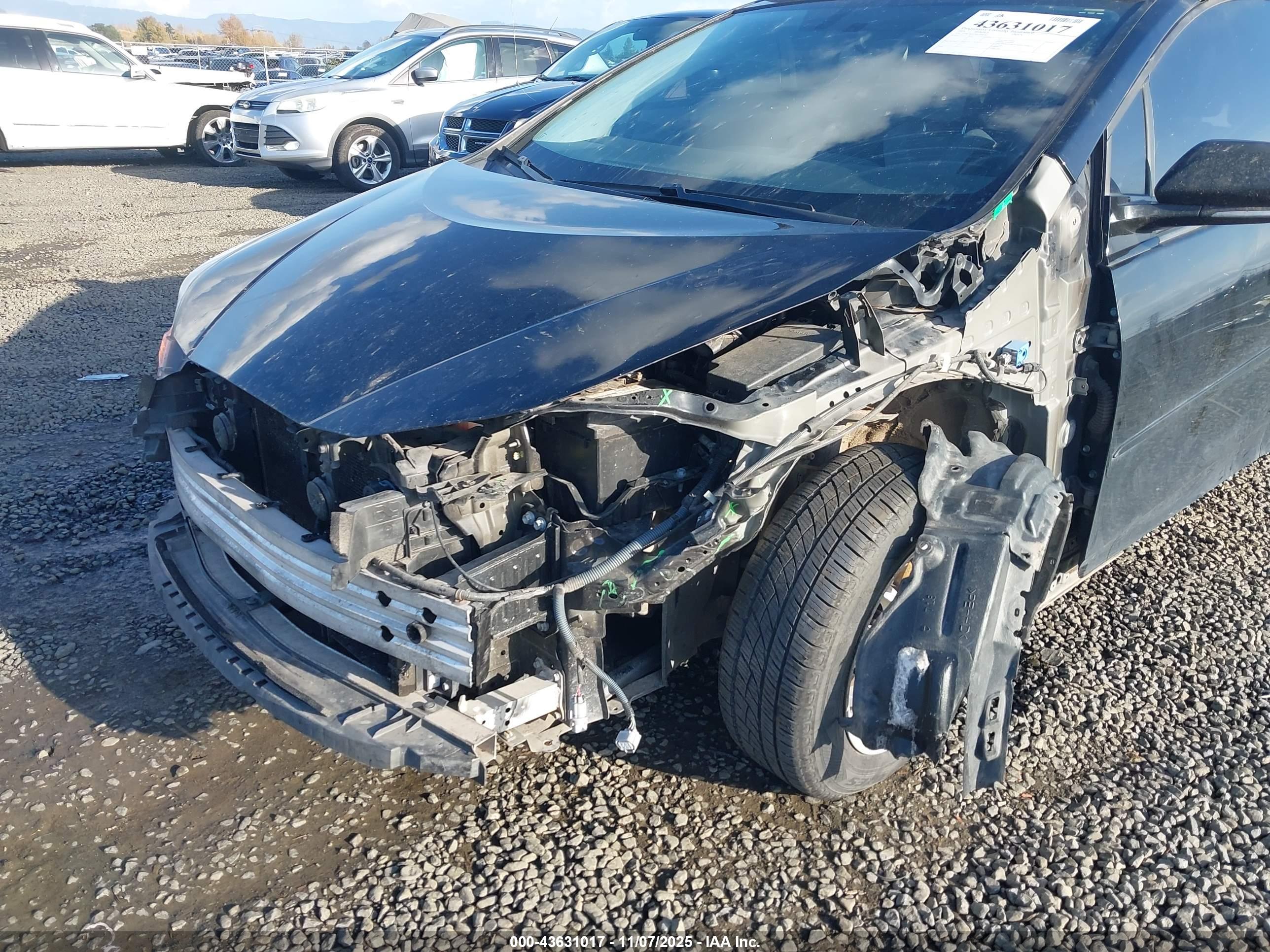 TOYOTA PRIUS image 6