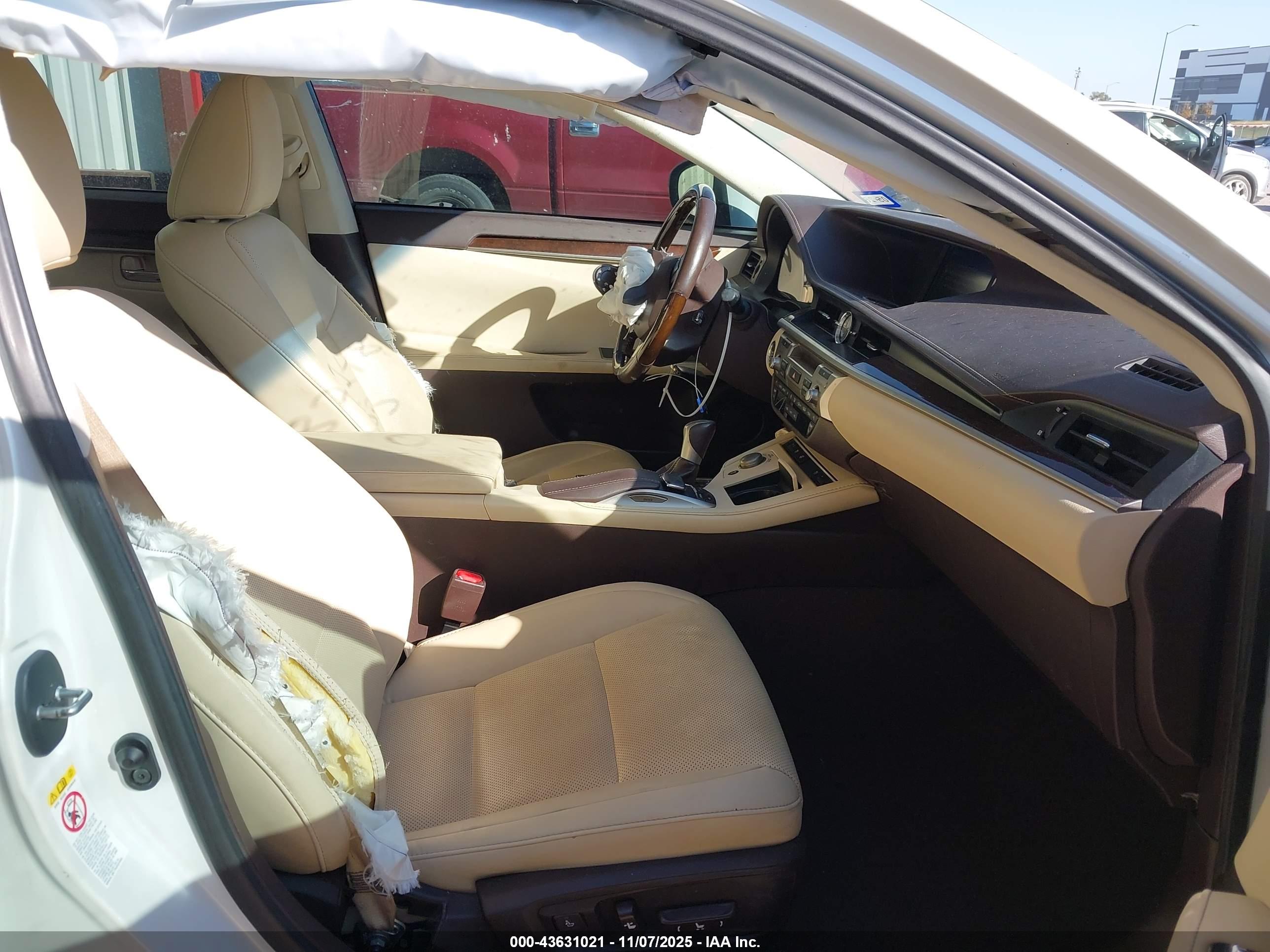 LEXUS ES image 5