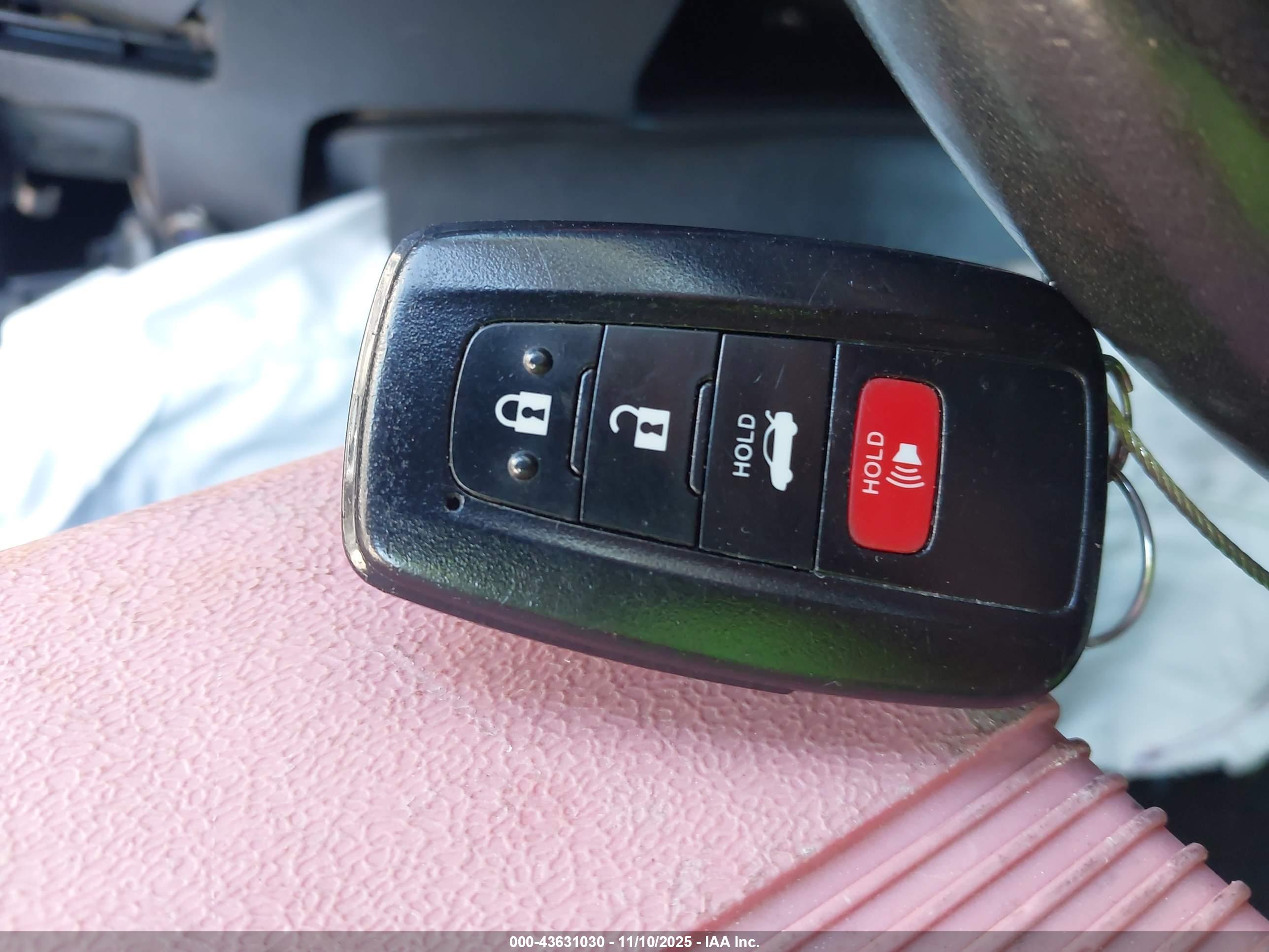 TOYOTA CAMRY image 11