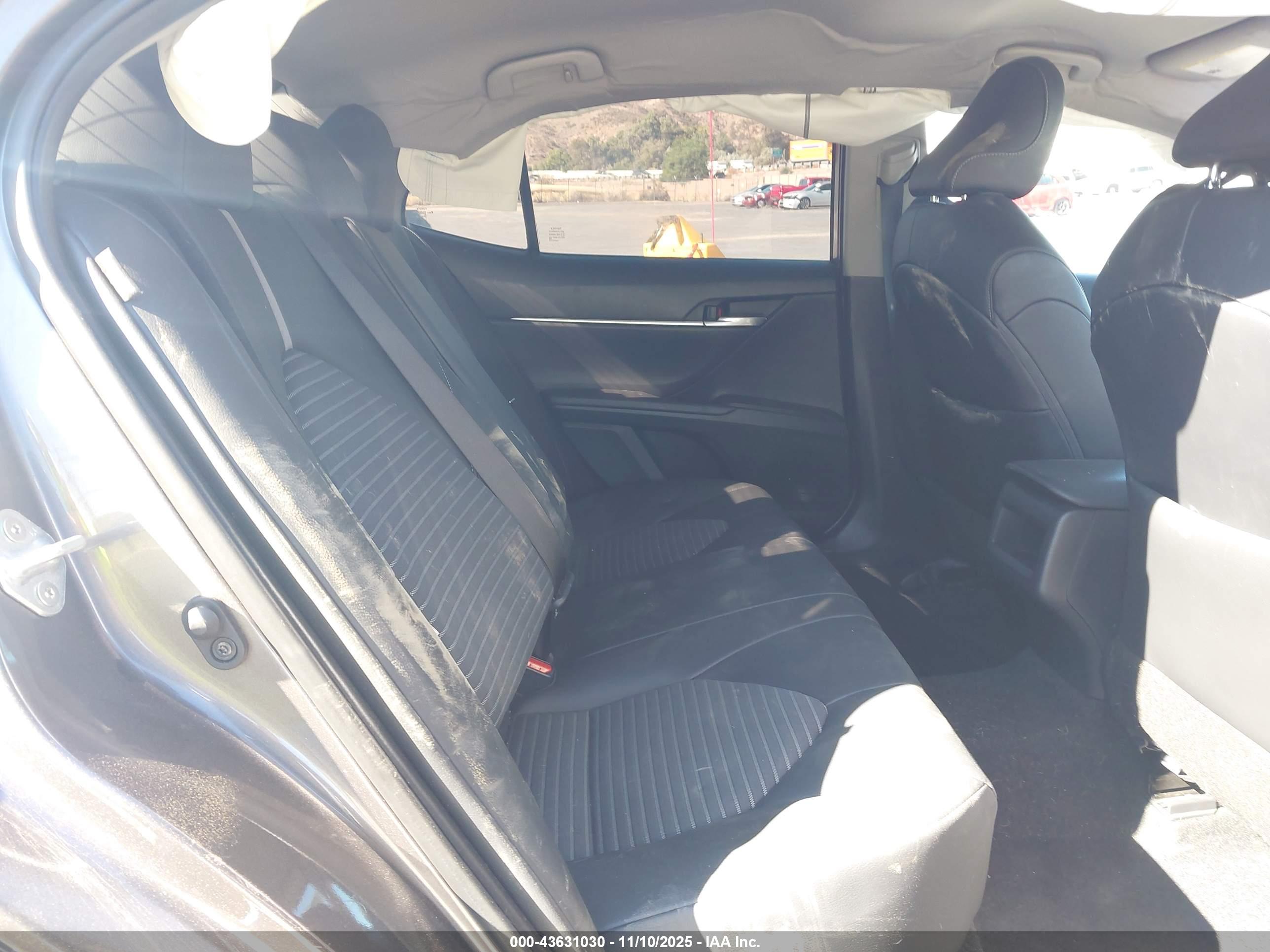 TOYOTA CAMRY image 8