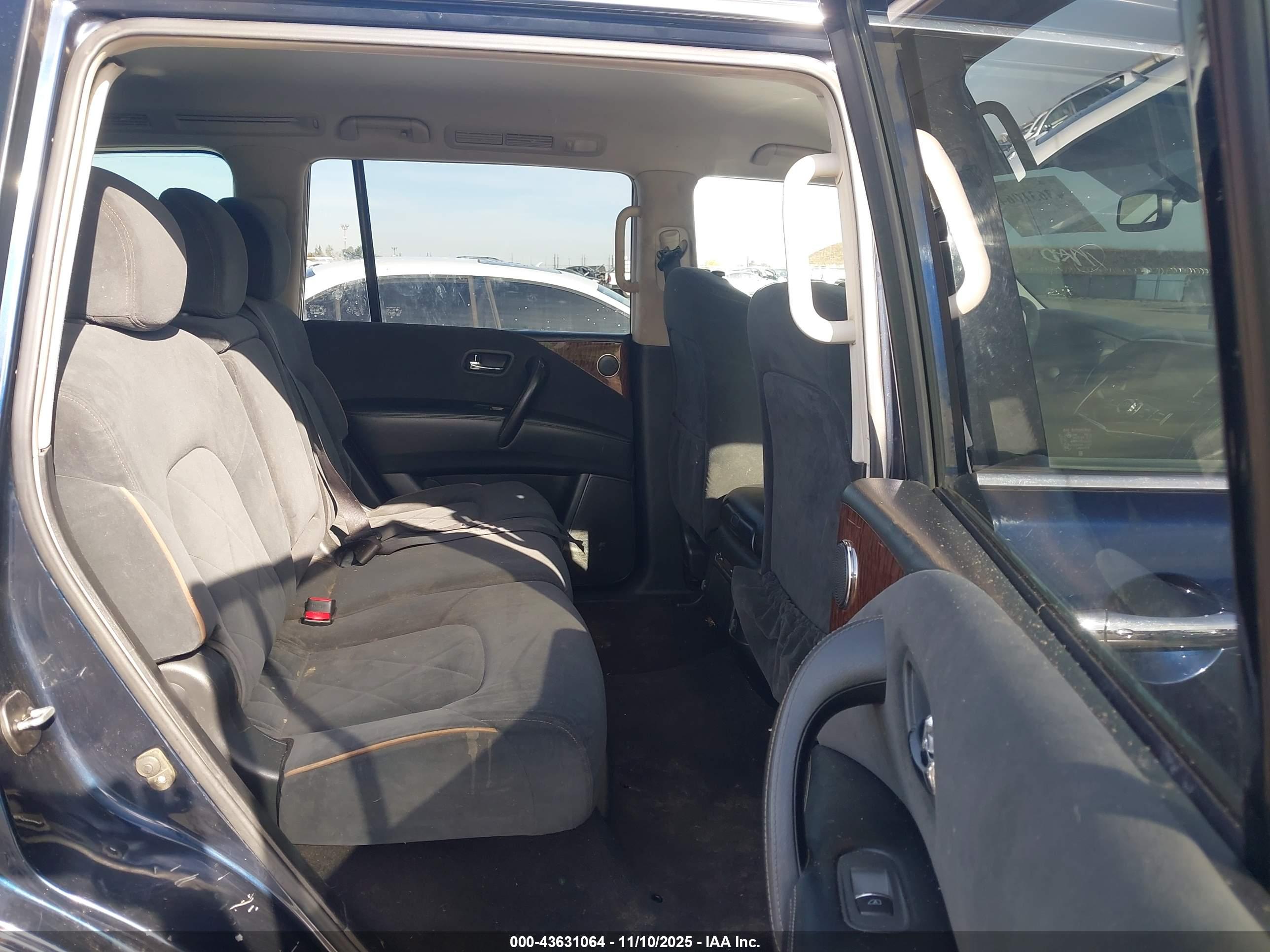 NISSAN ARMADA image 8