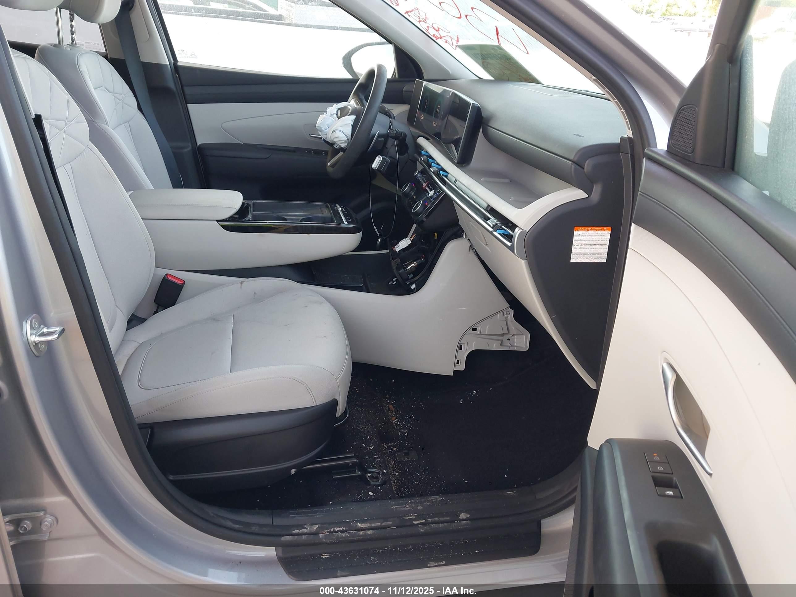 HYUNDAI TUCSON image 5
