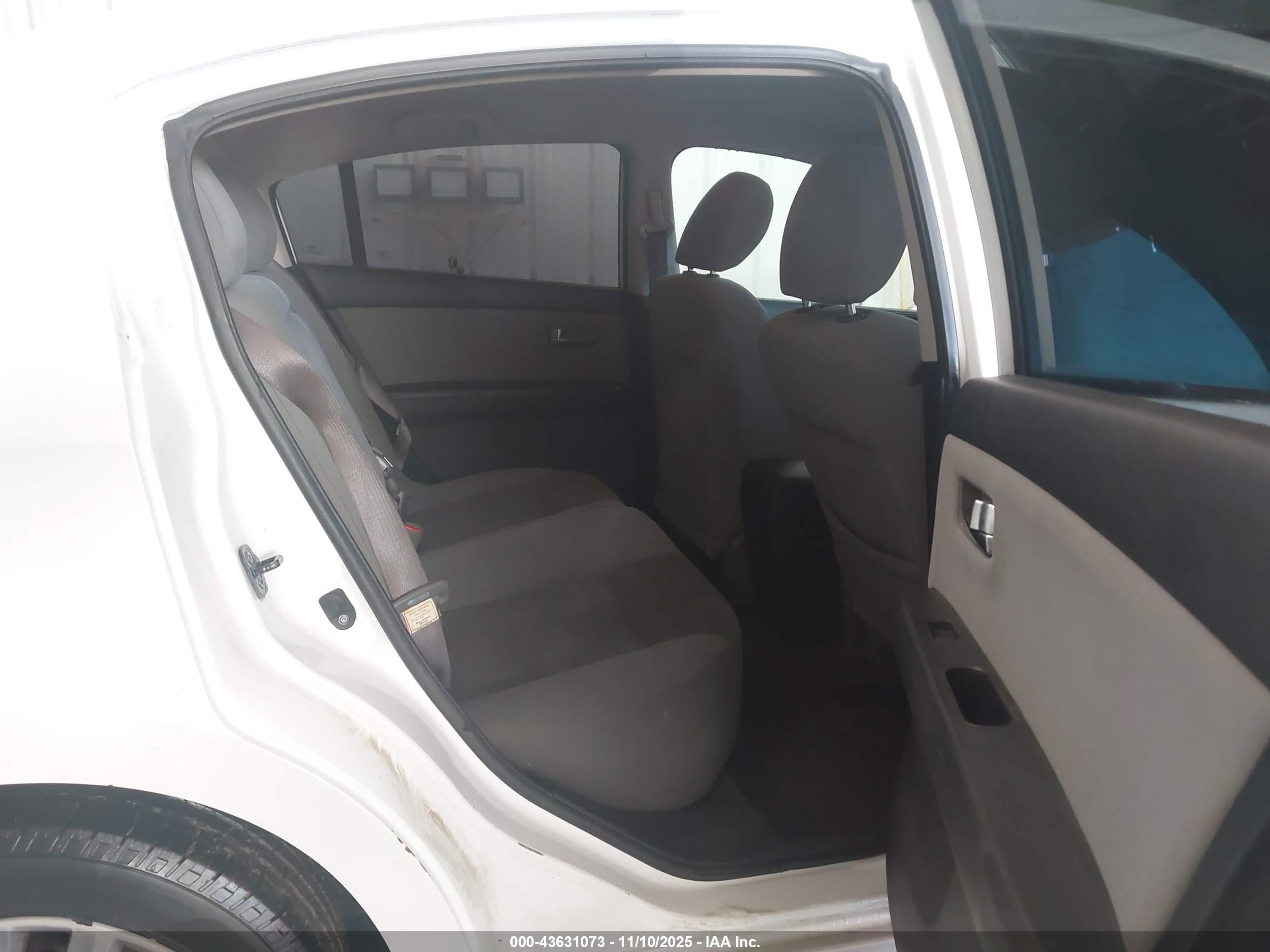 NISSAN SENTRA image 8