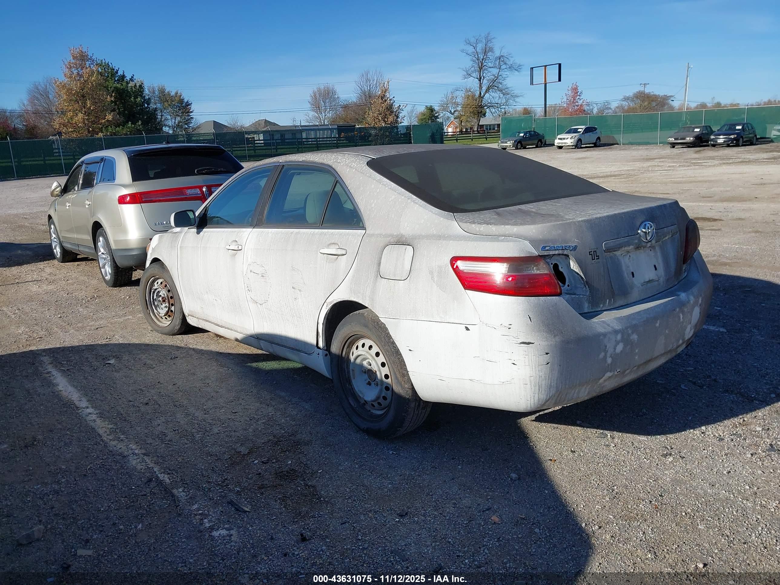 TOYOTA CAMRY image 3