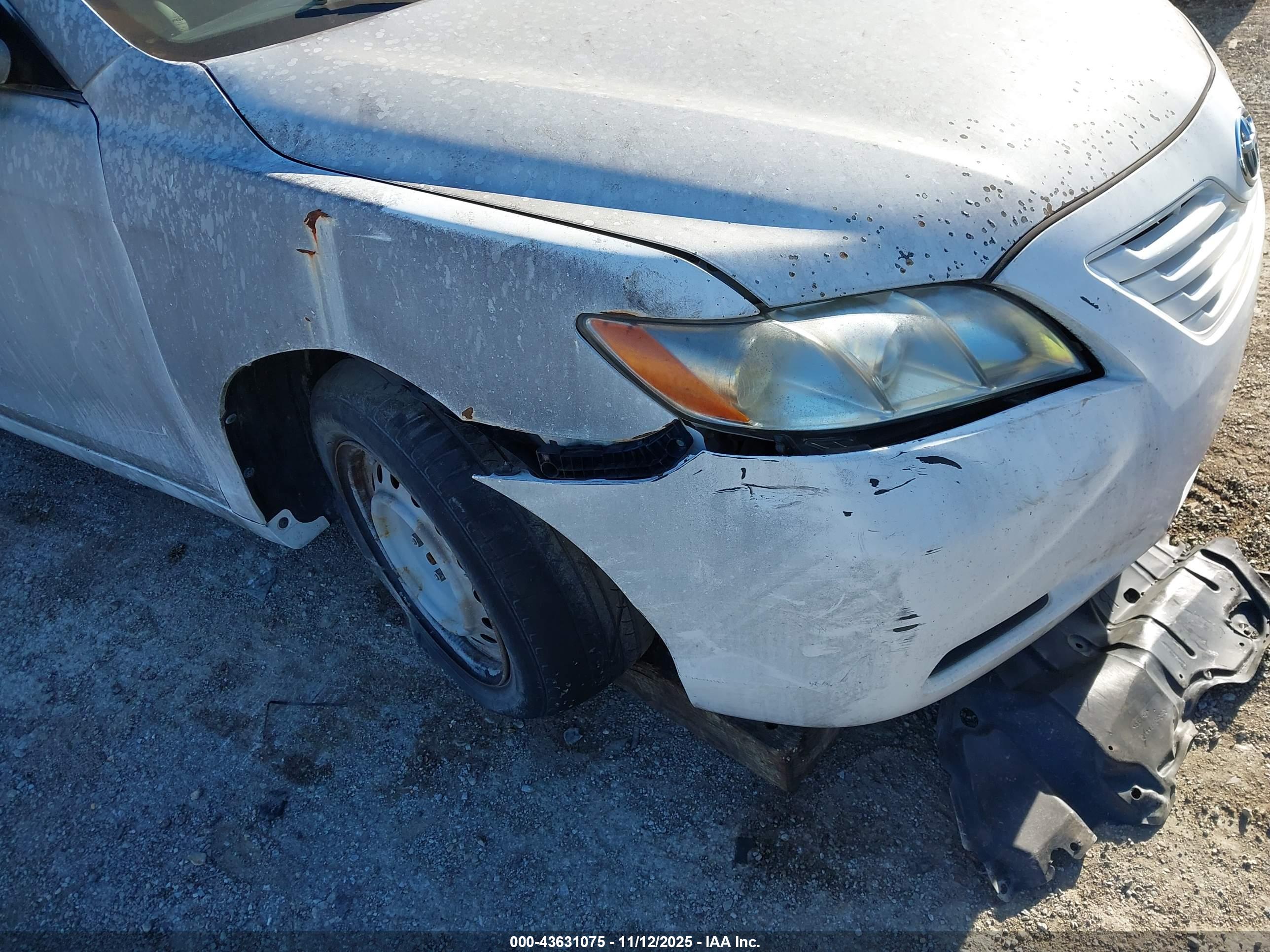 TOYOTA CAMRY image 6