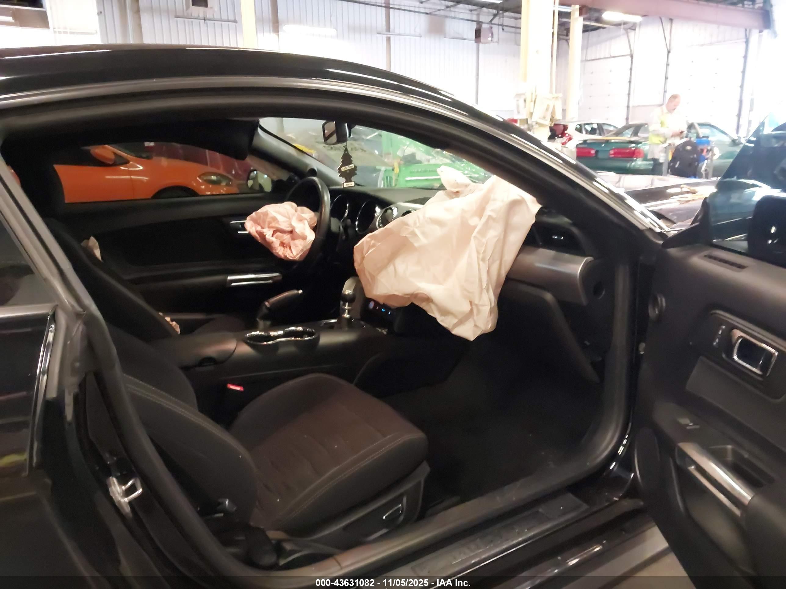 FORD MUSTANG image 5