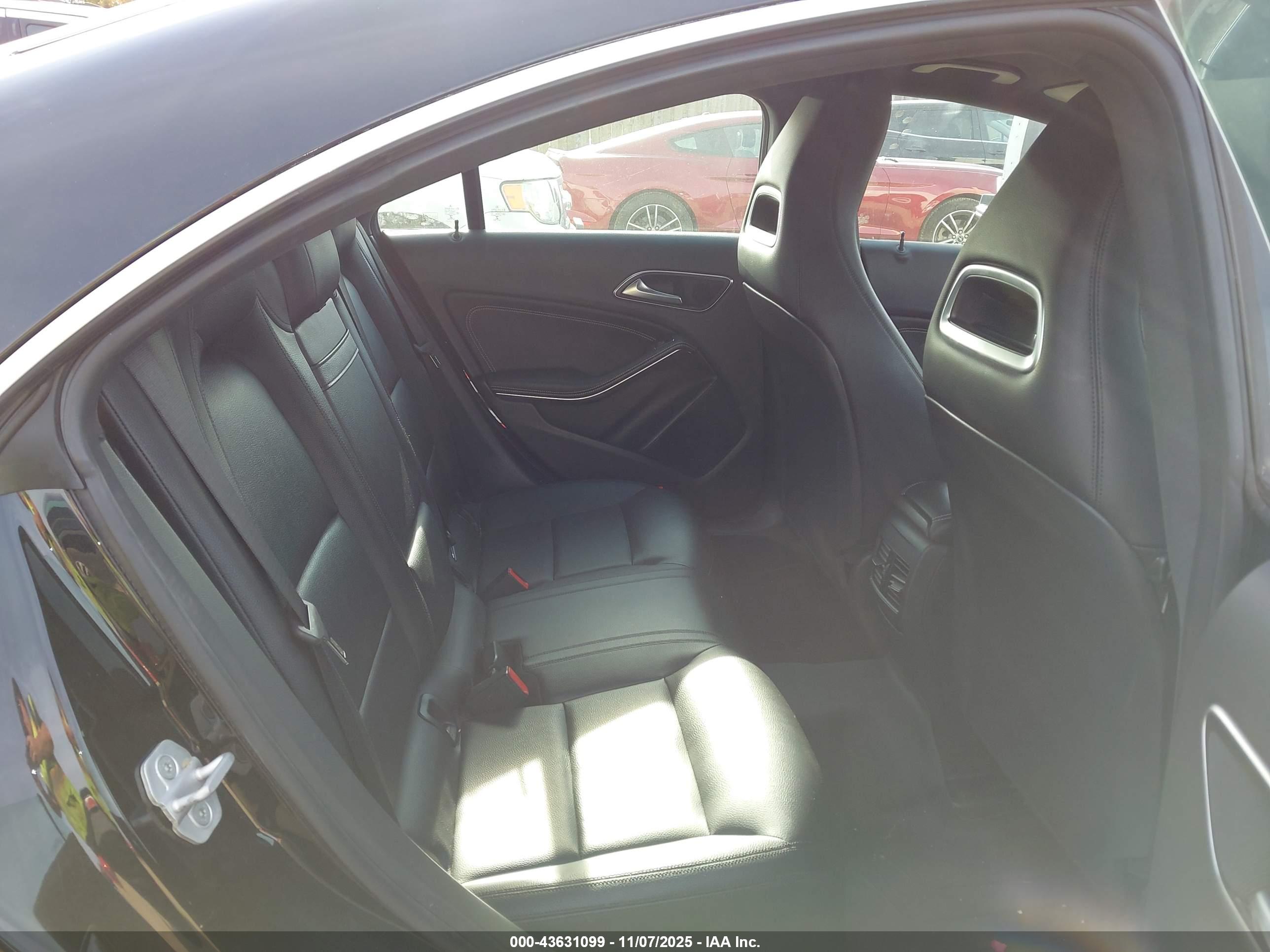 MERCEDES-BENZ CLA image 8