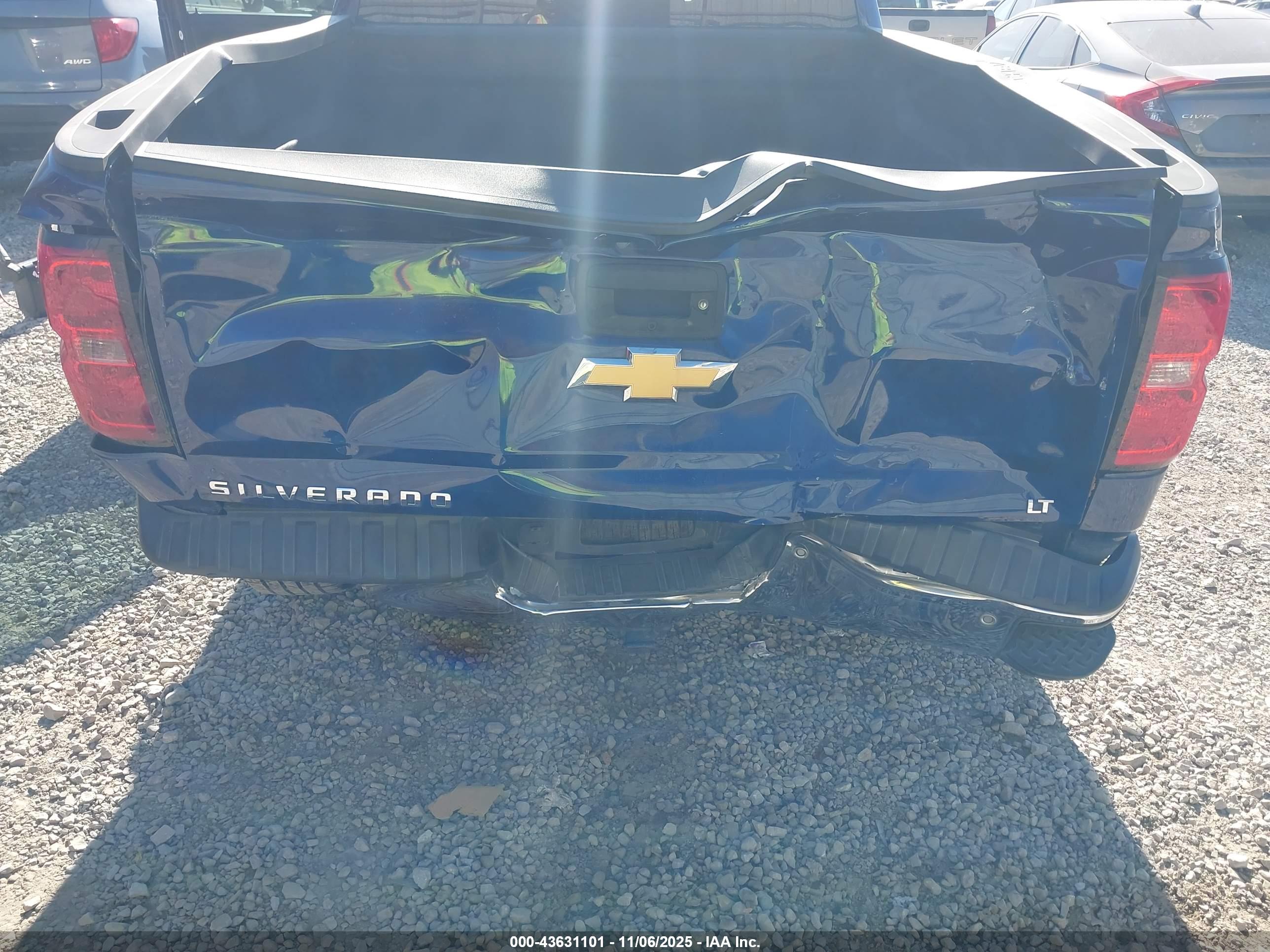 CHEVROLET SILVERADO image 6