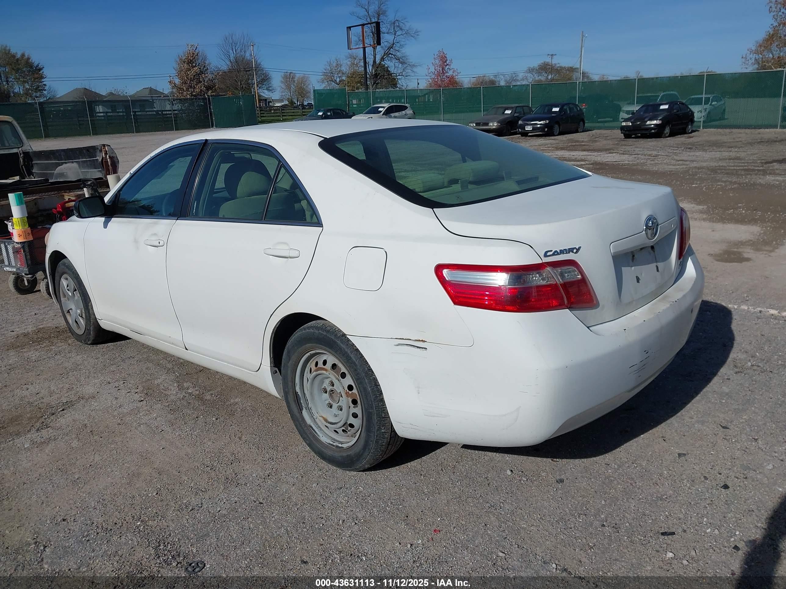 TOYOTA CAMRY image 3
