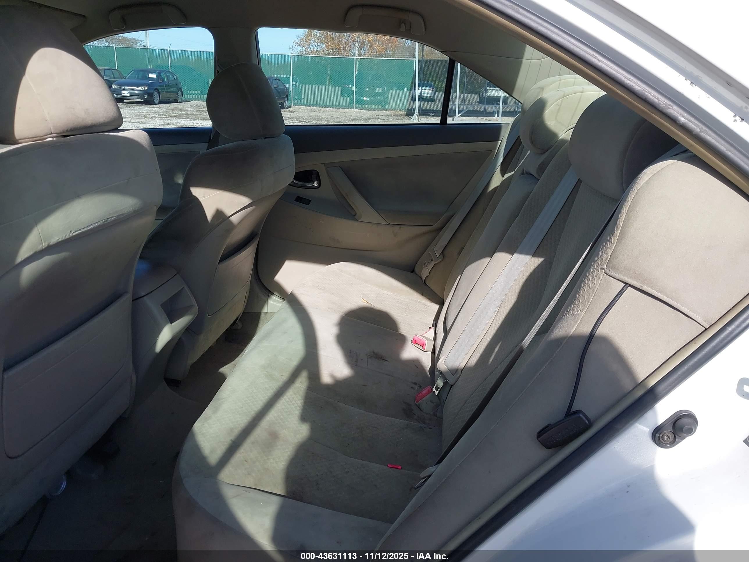 TOYOTA CAMRY image 8
