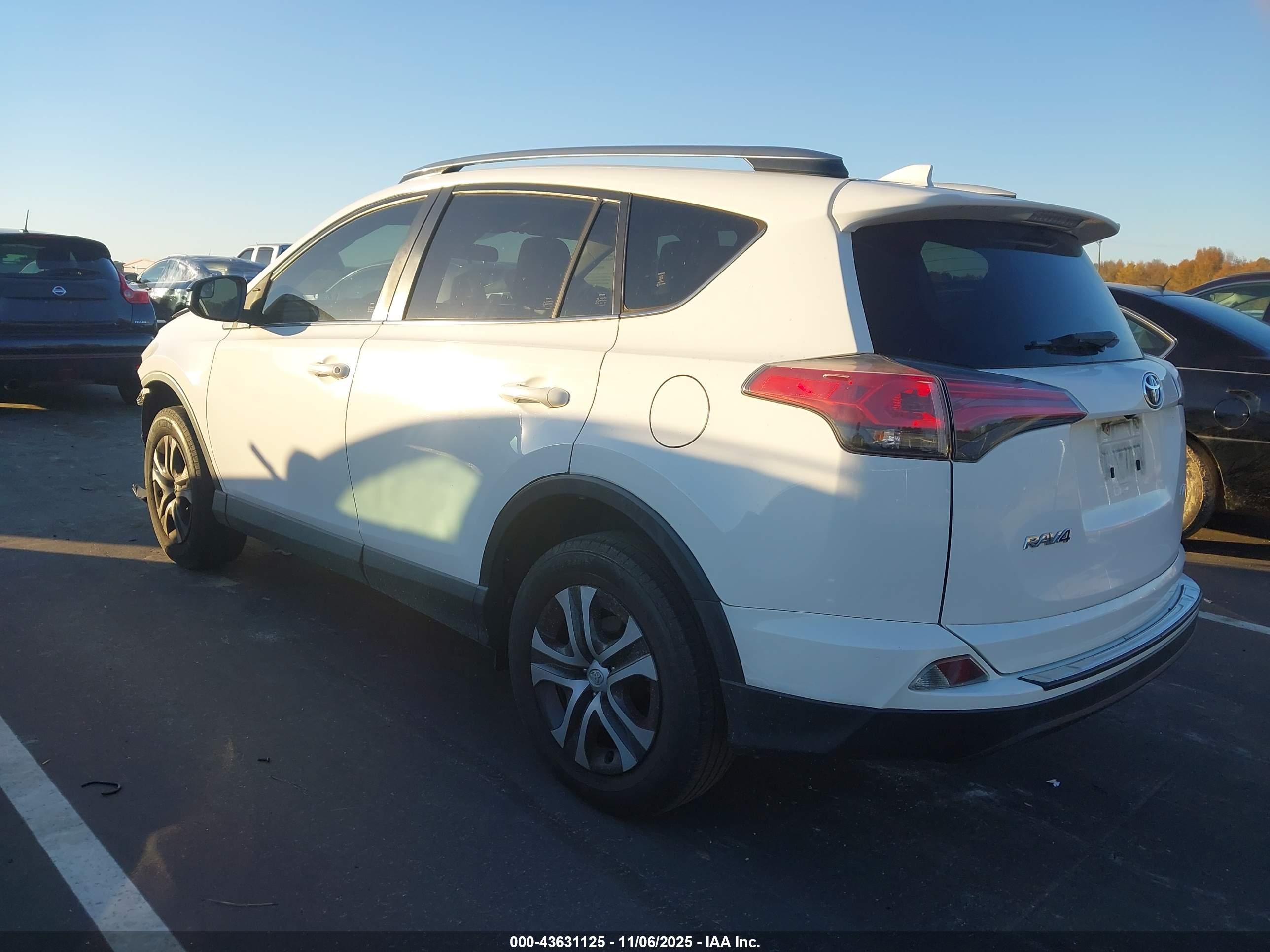 TOYOTA RAV4 image 3