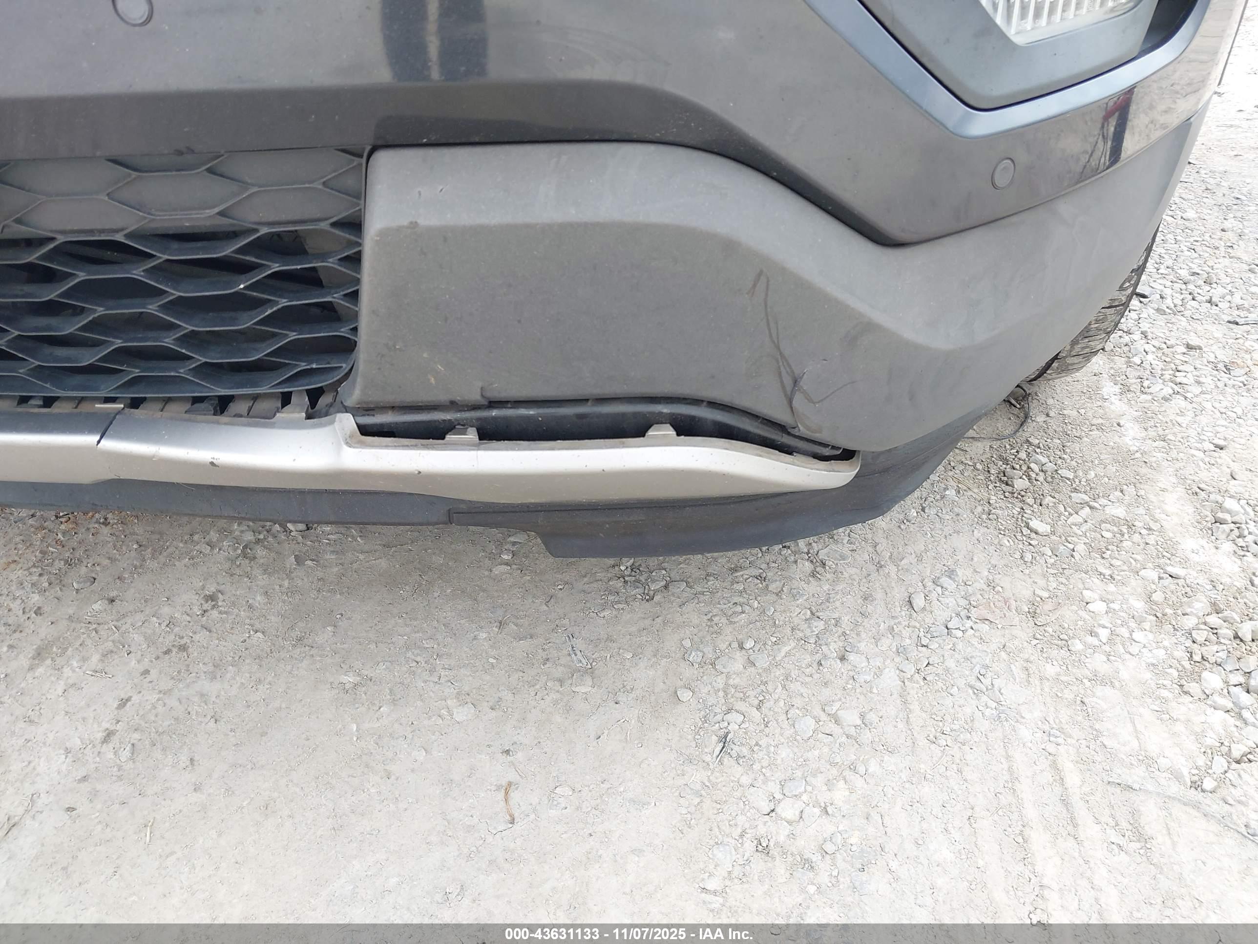 FORD EXPLORER image 6