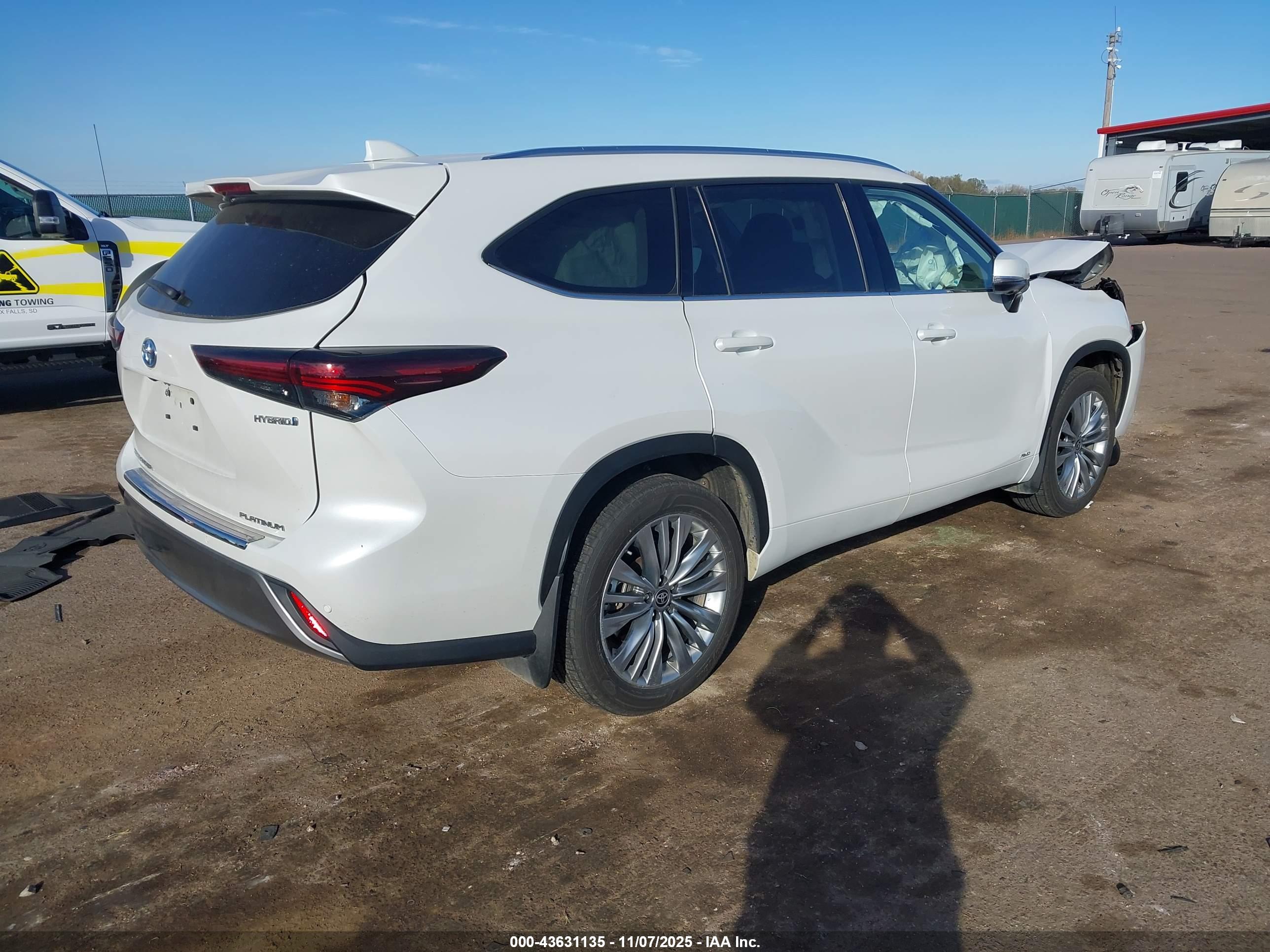 TOYOTA HIGHLANDER image 4