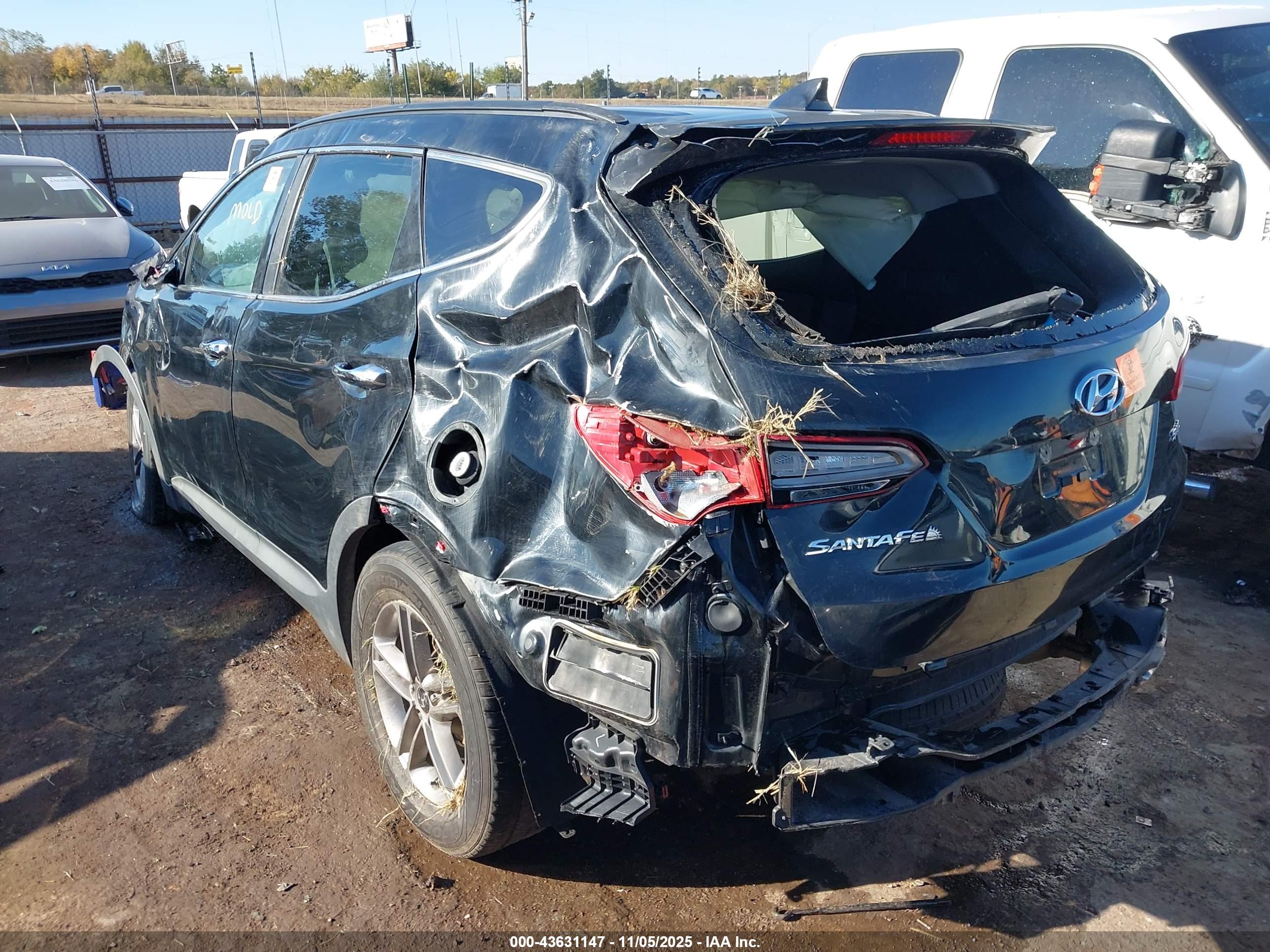 HYUNDAI SANTA image 3