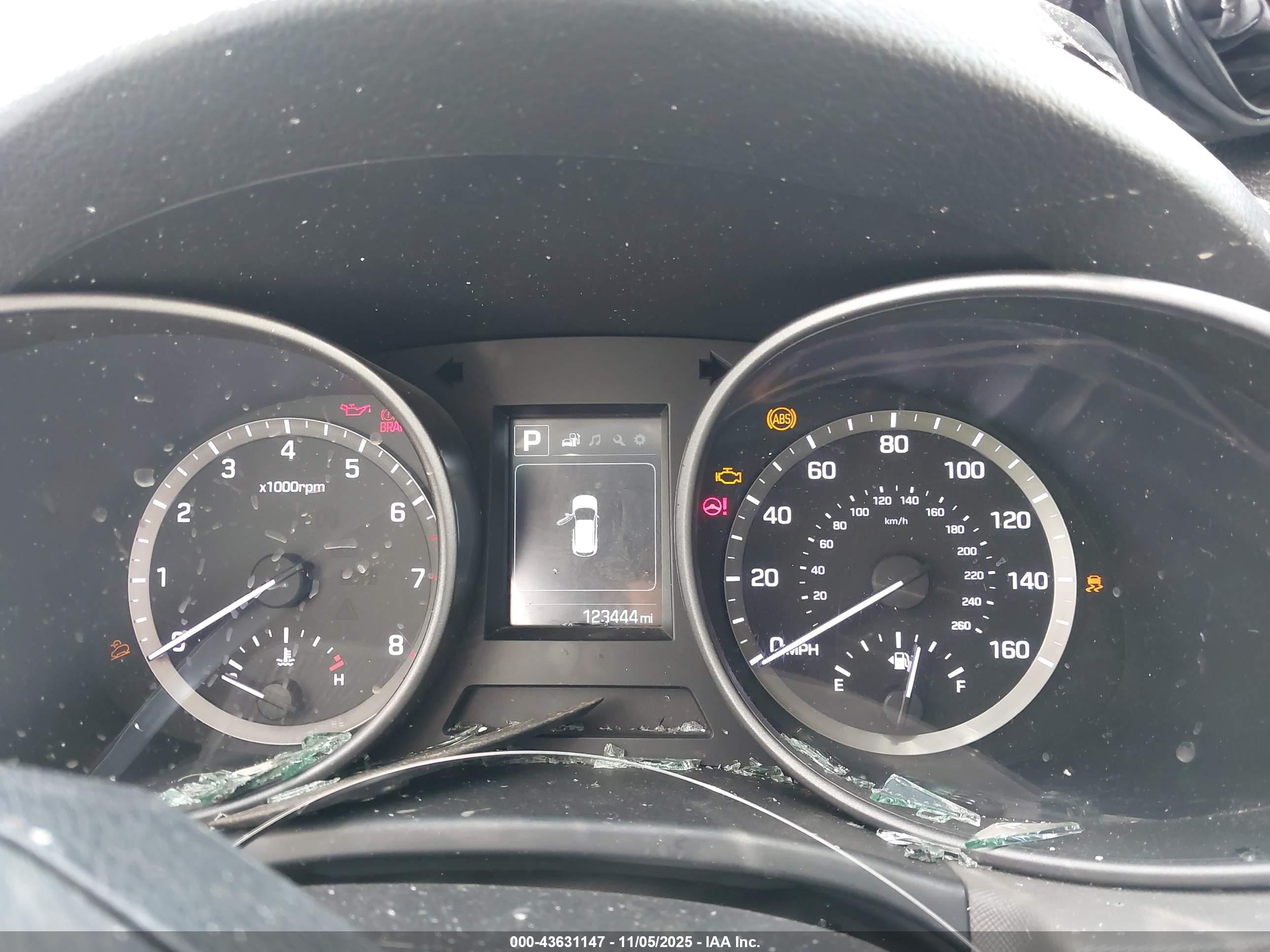 HYUNDAI SANTA image 7