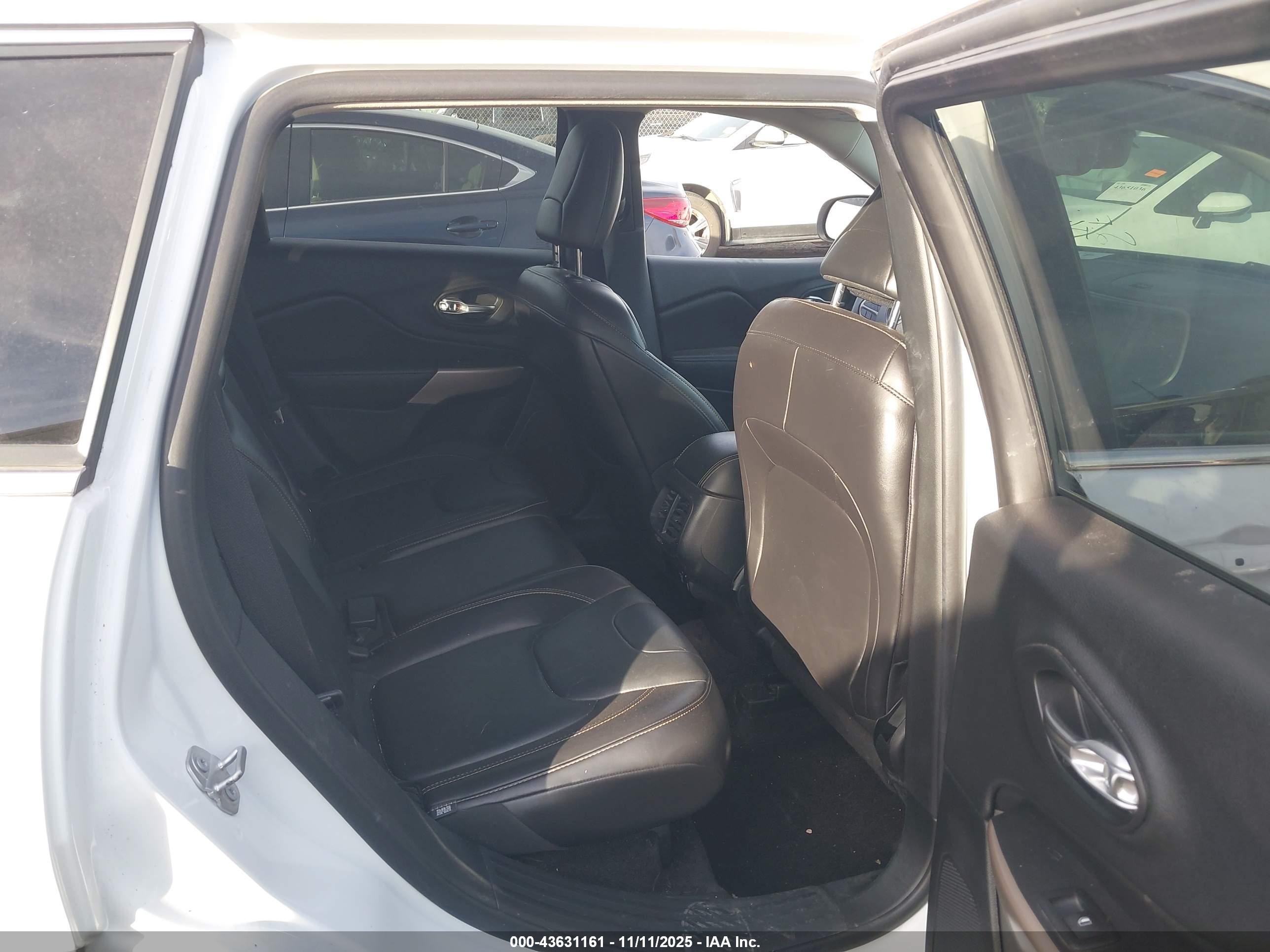 JEEP CHEROKEE image 8