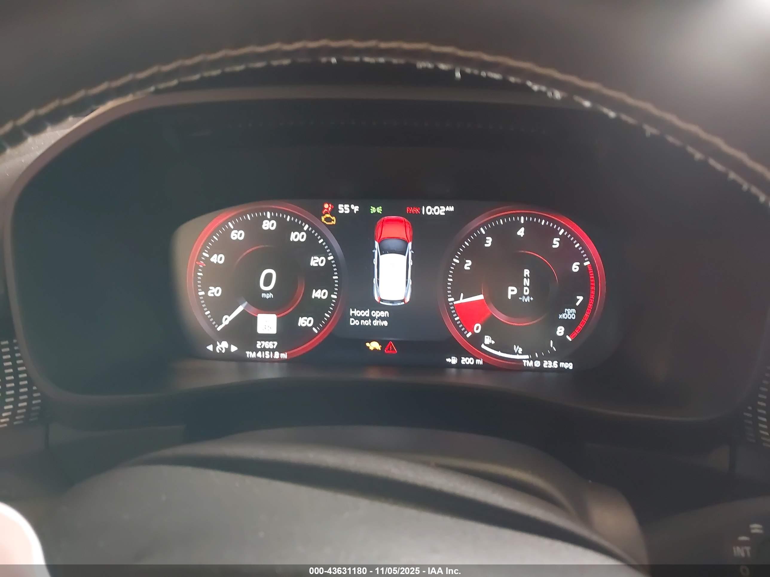 VOLVO XC40 image 7