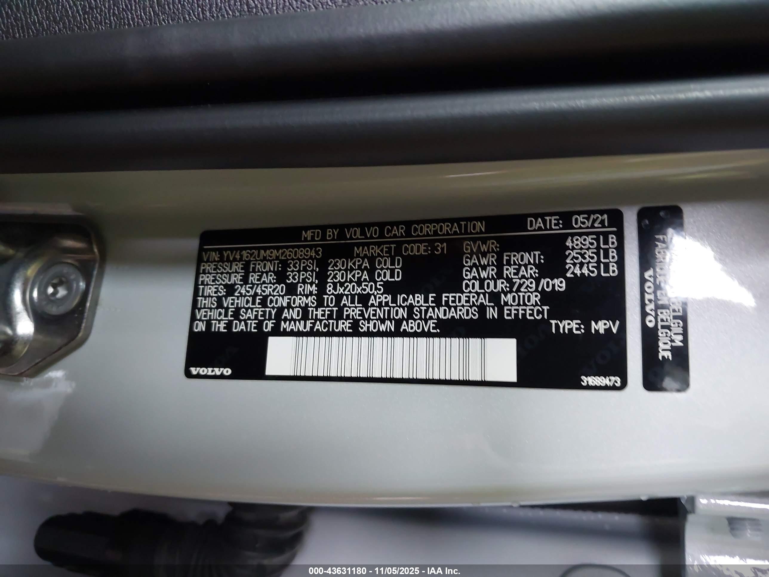 VOLVO XC40 image 9