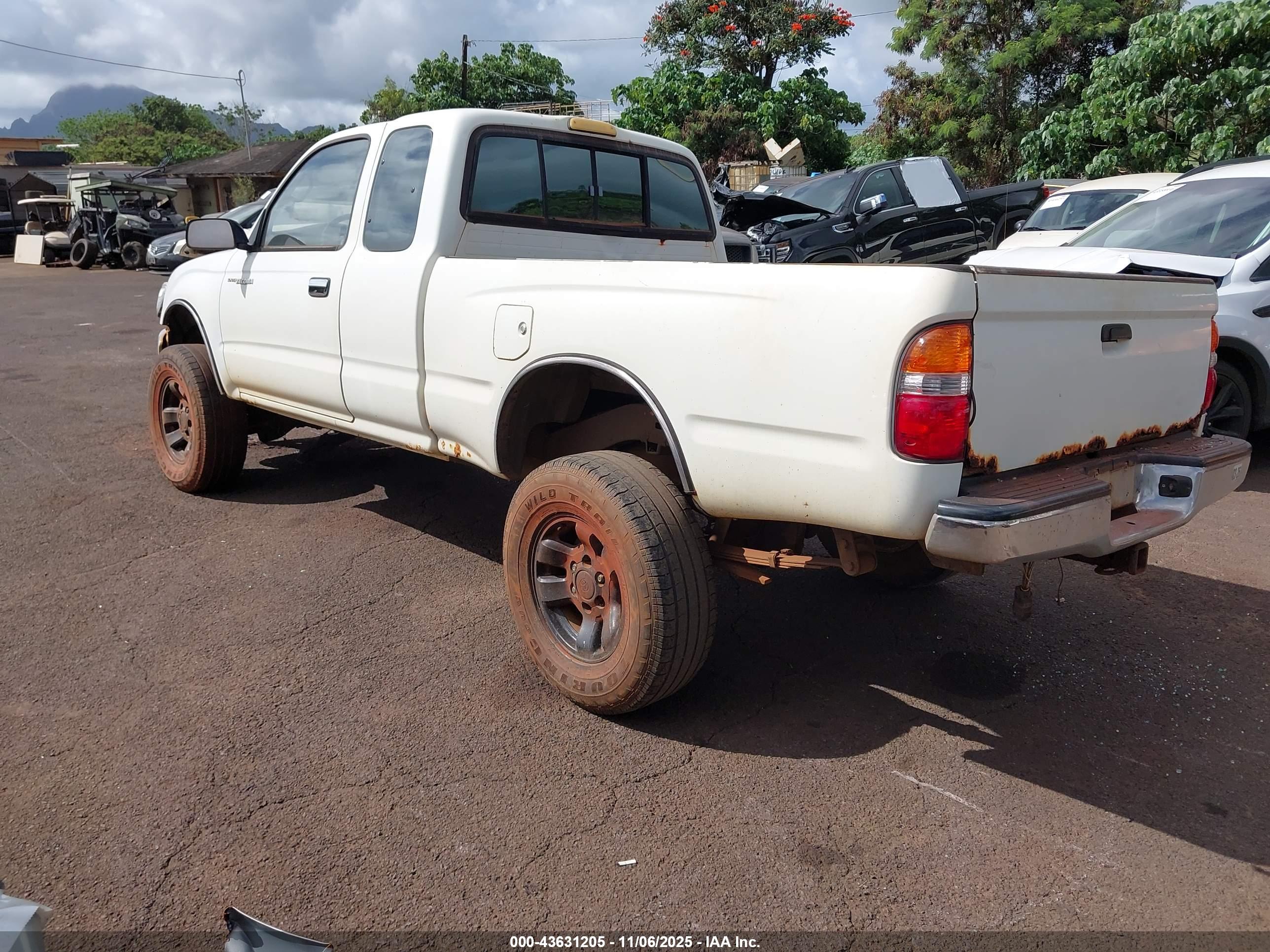 TOYOTA TACOMA image 3