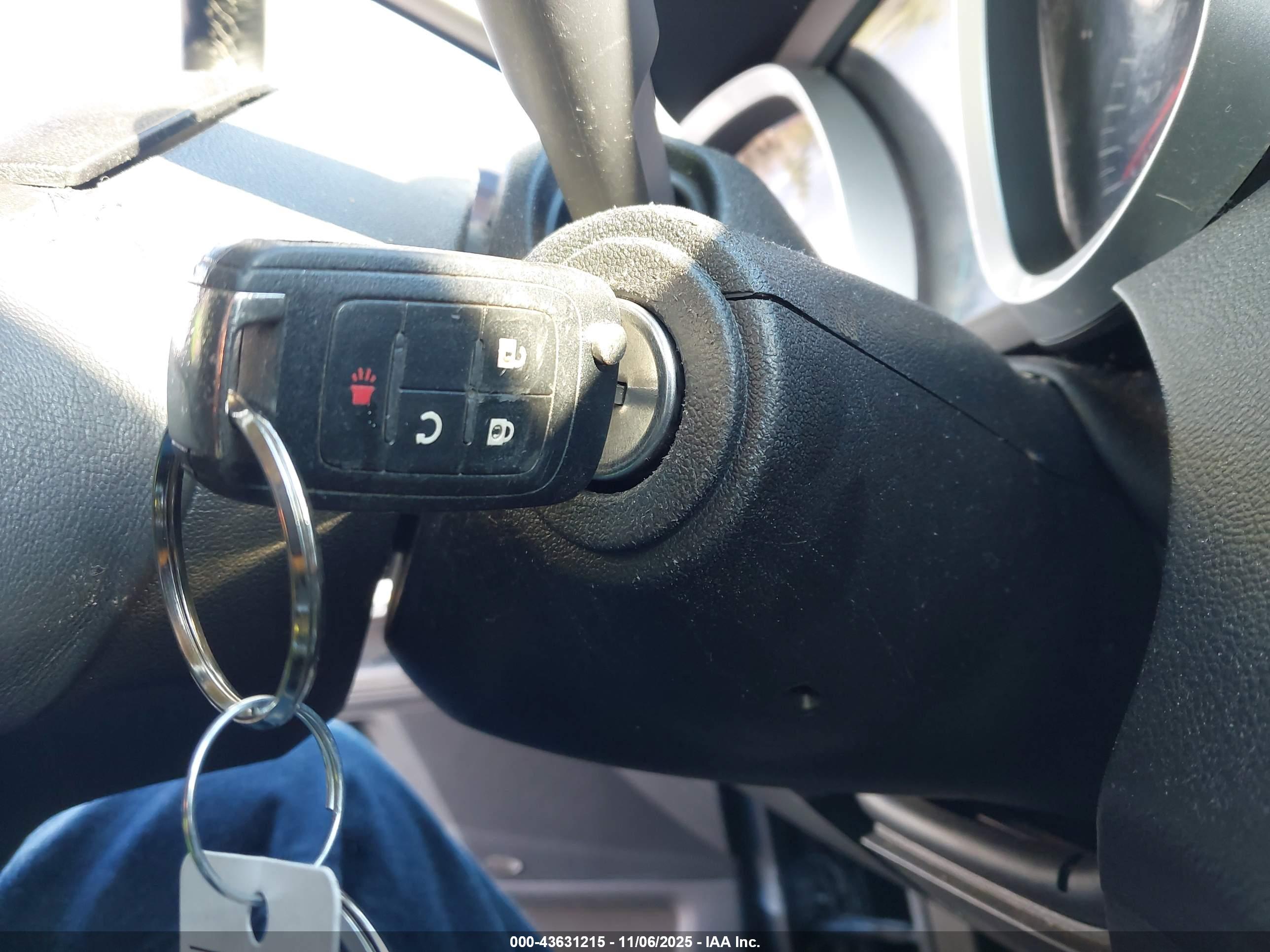 CHEVROLET EQUINOX image 11