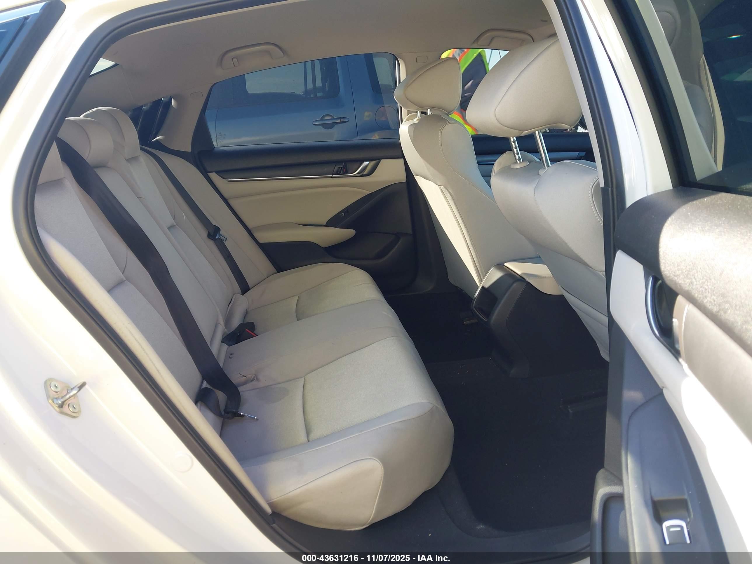 HONDA ACCORD image 8