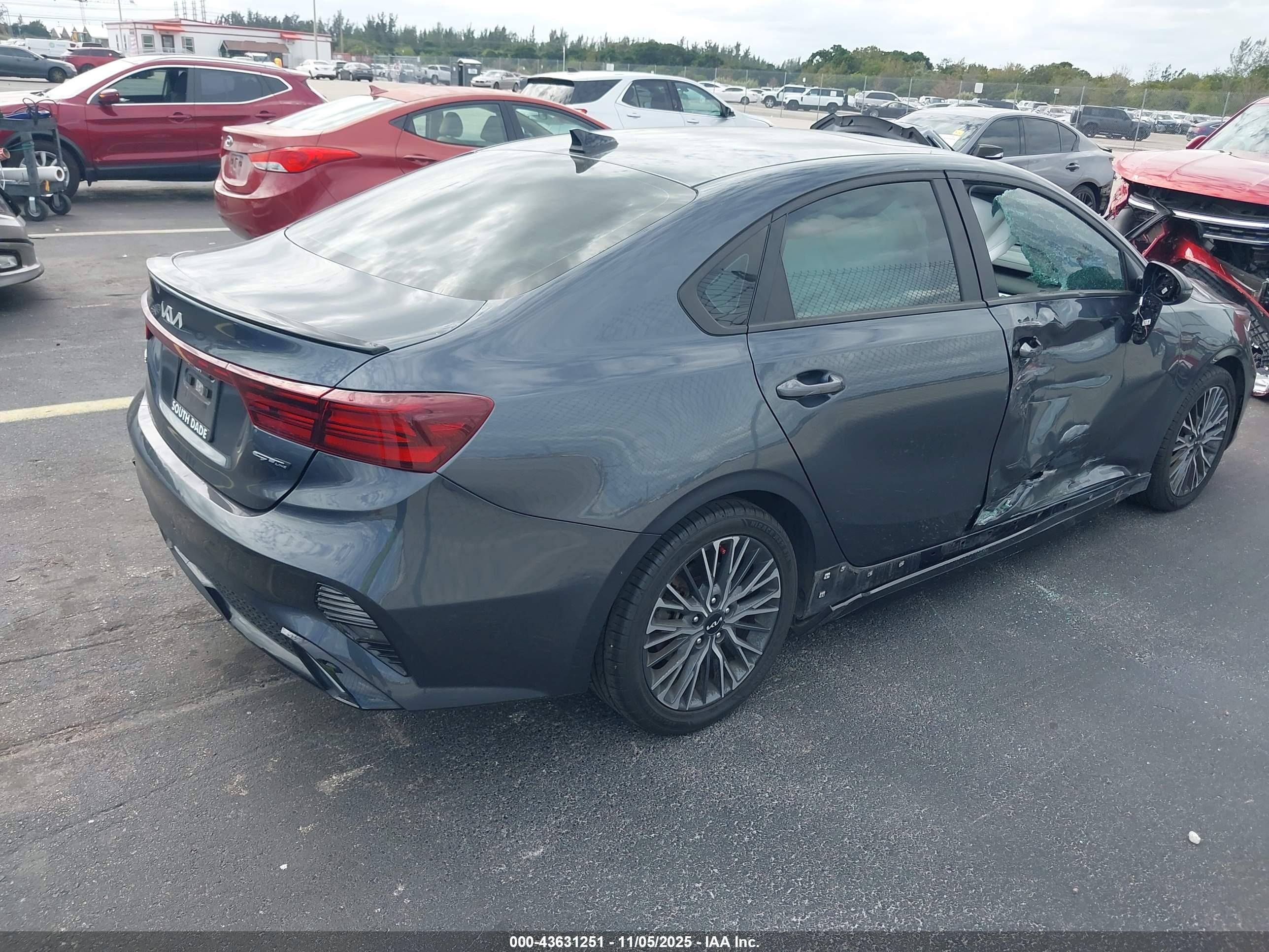 KIA FORTE image 4