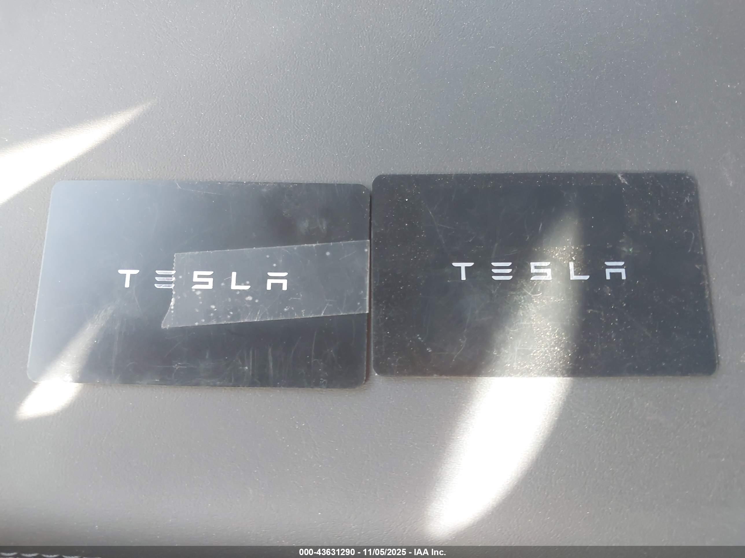 TESLA MODEL image 11