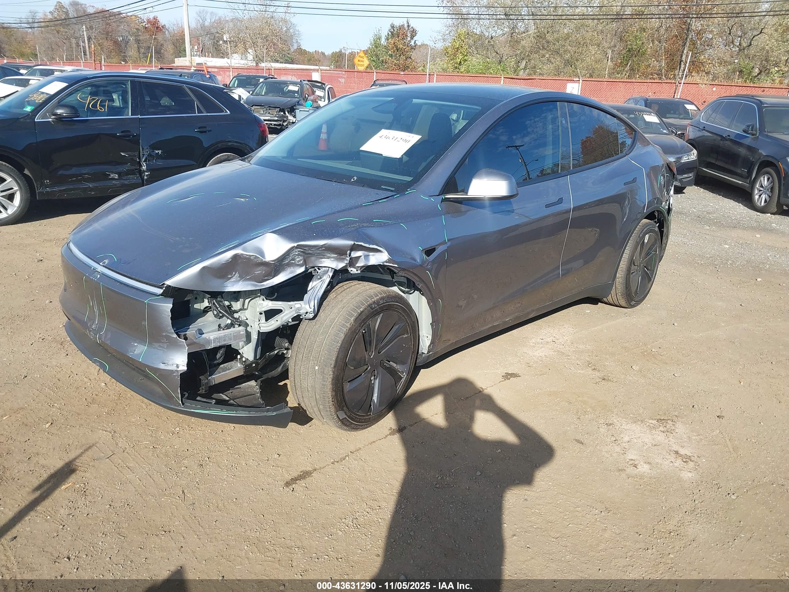 TESLA MODEL image 2