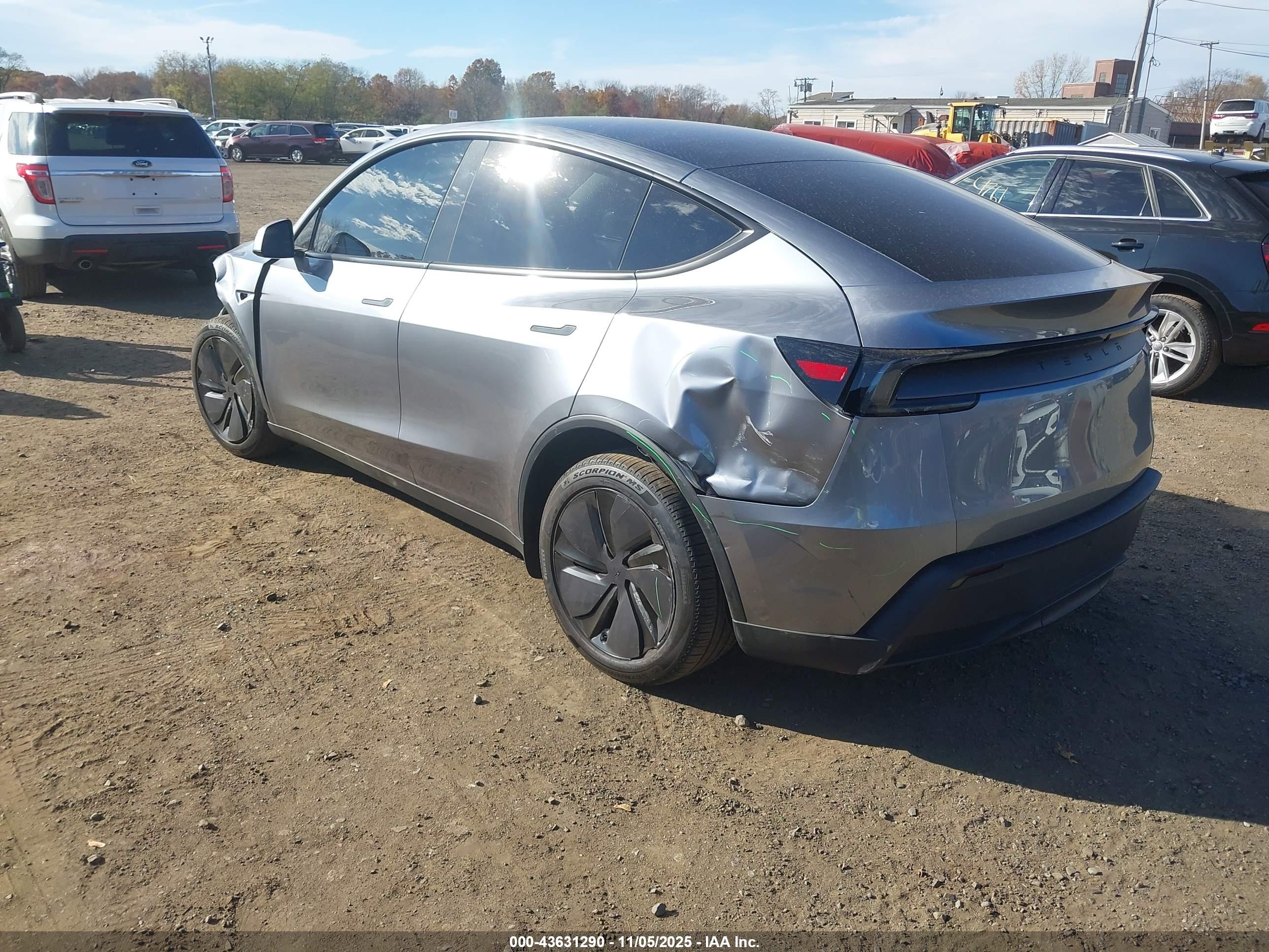 TESLA MODEL image 3