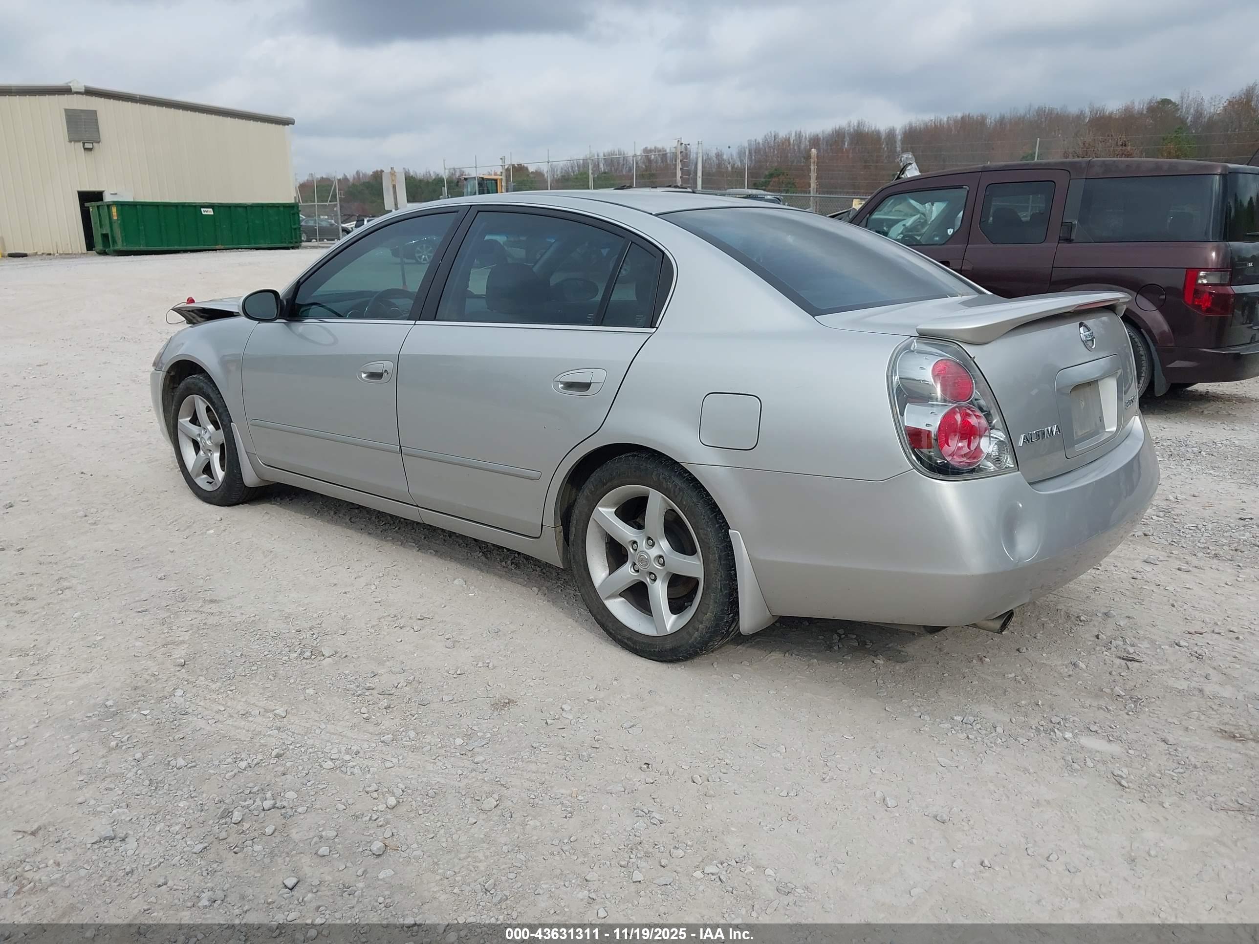 NISSAN ALTIMA image 3