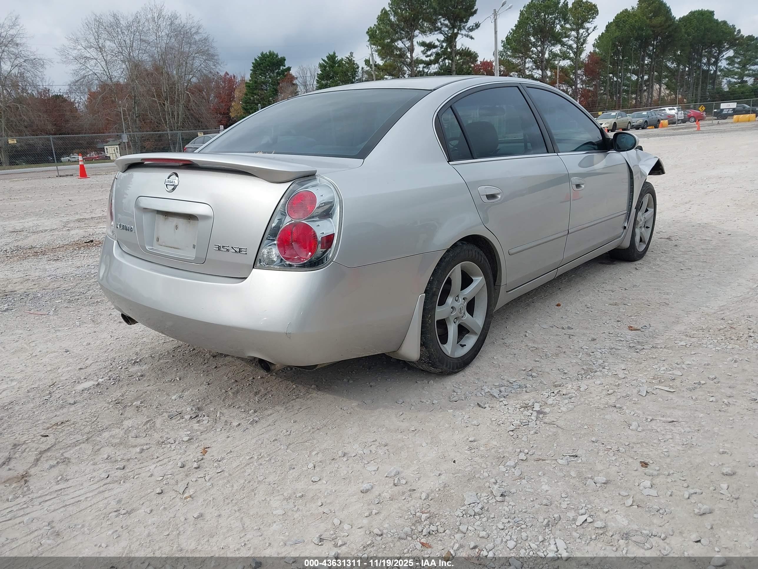 NISSAN ALTIMA image 4