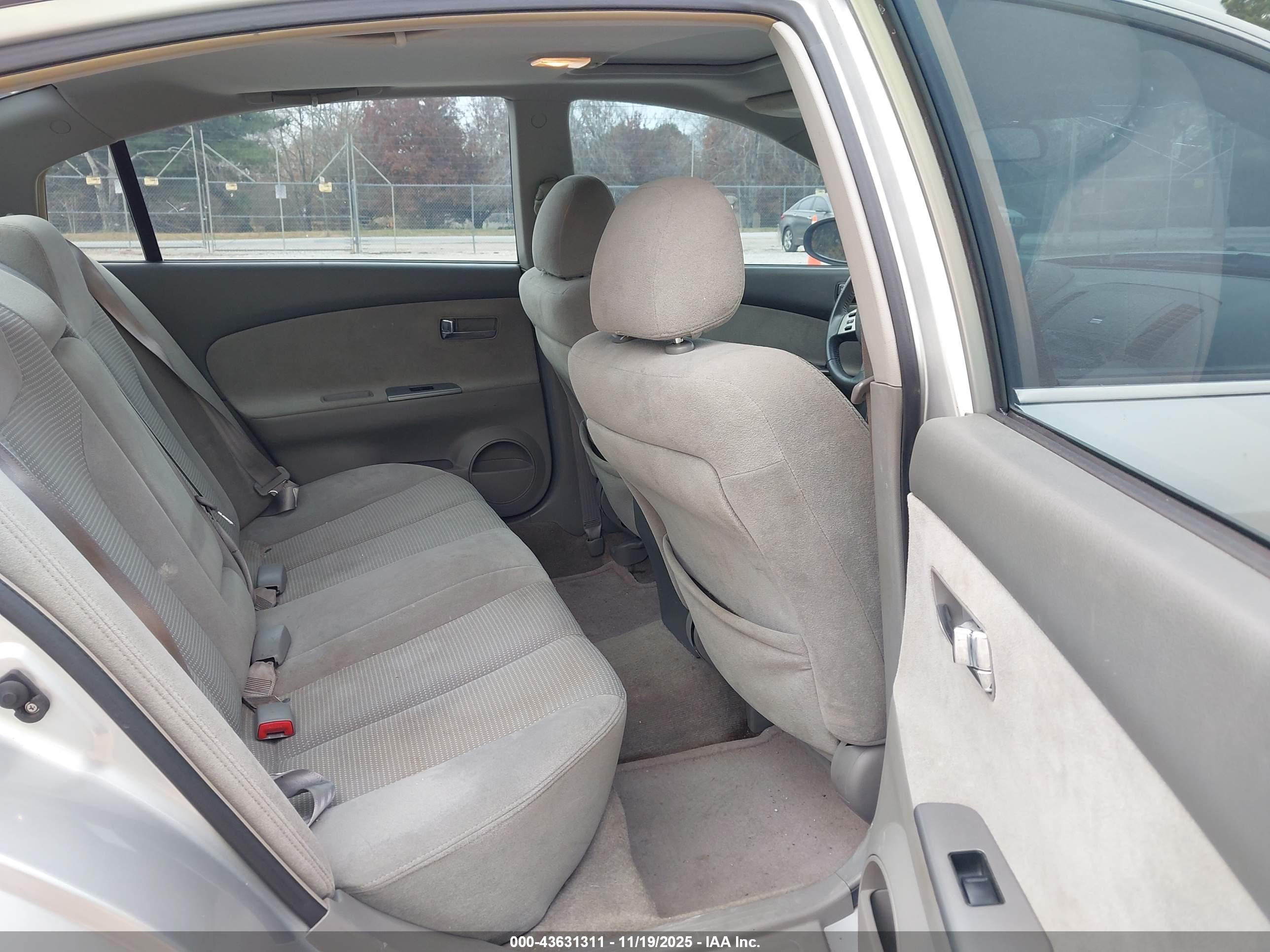 NISSAN ALTIMA image 8