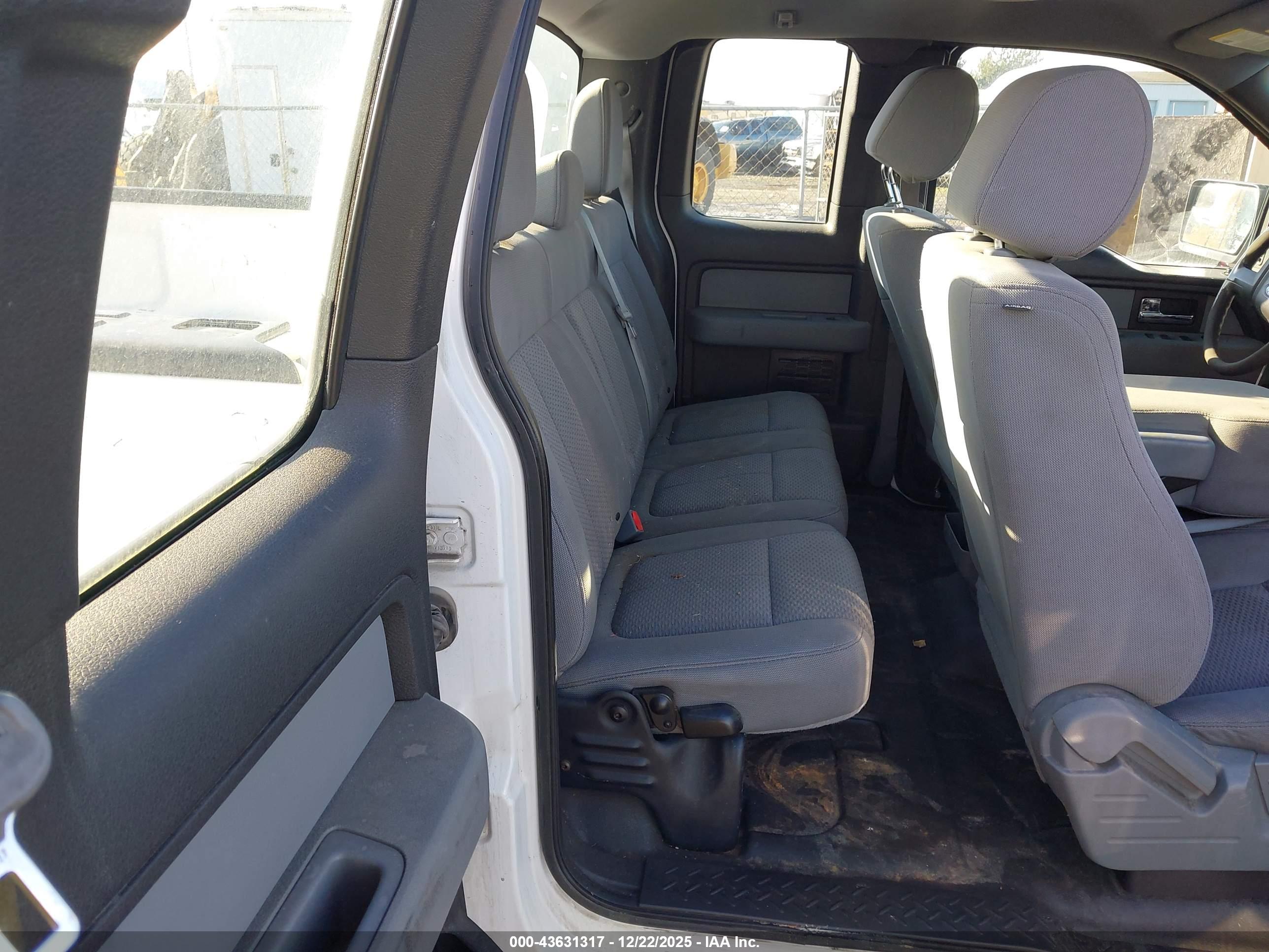 FORD F-150 image 8