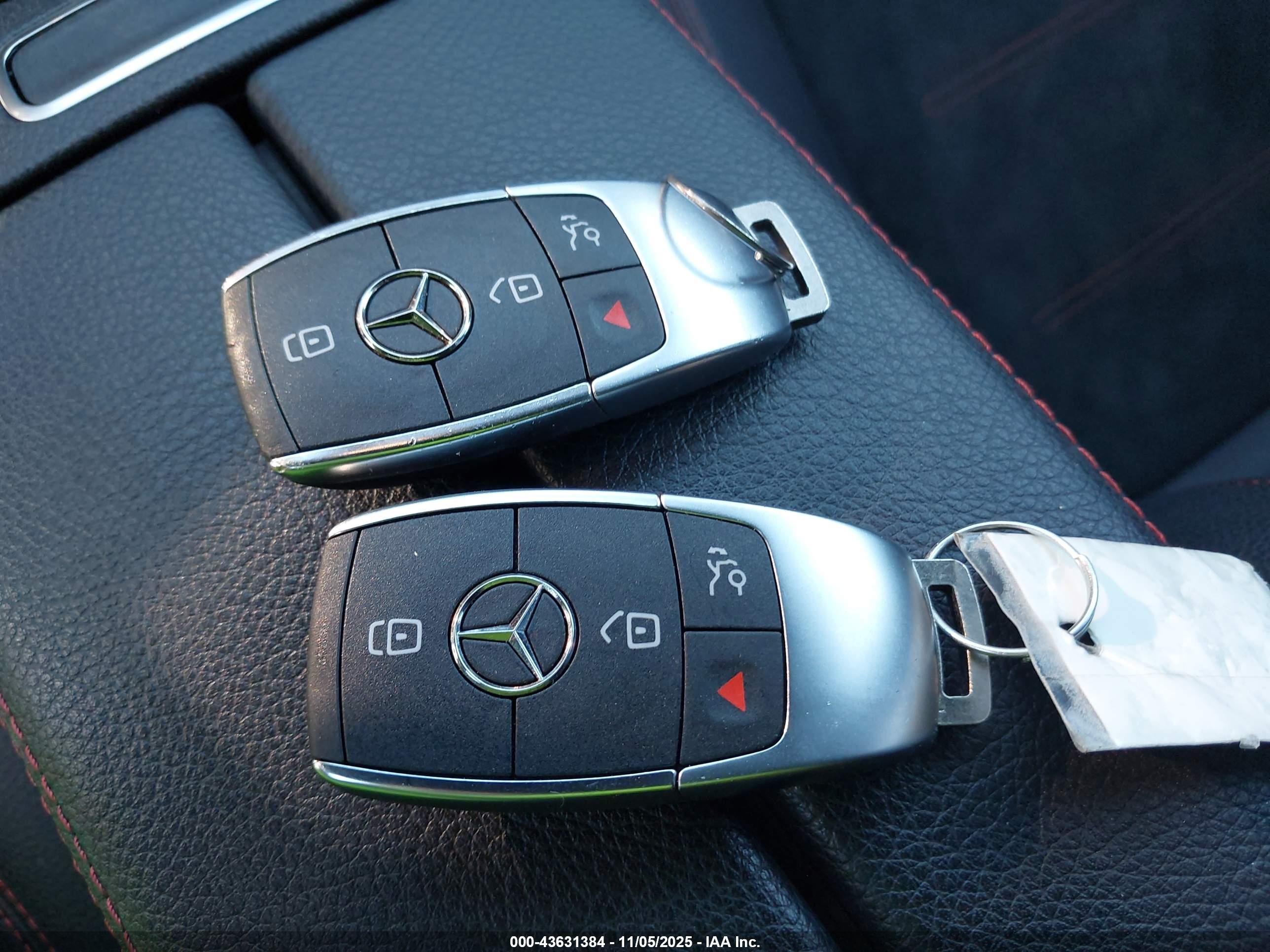 MERCEDES-BENZ GLB image 11