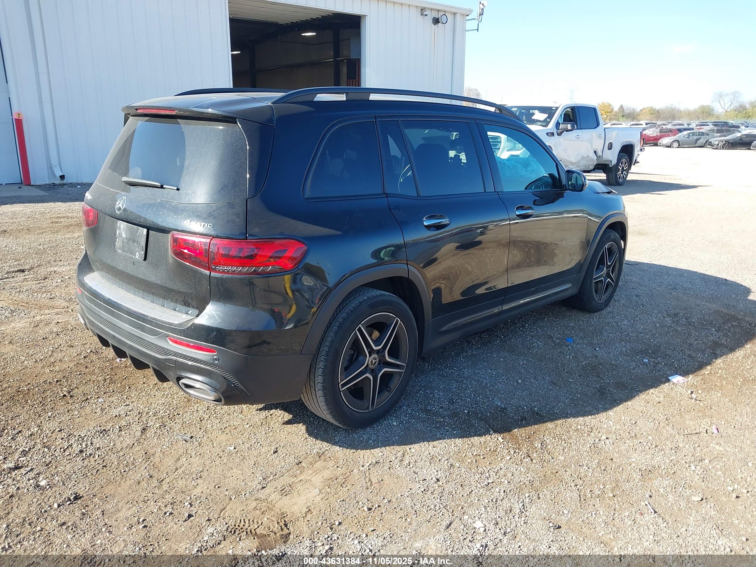 MERCEDES-BENZ GLB image 4