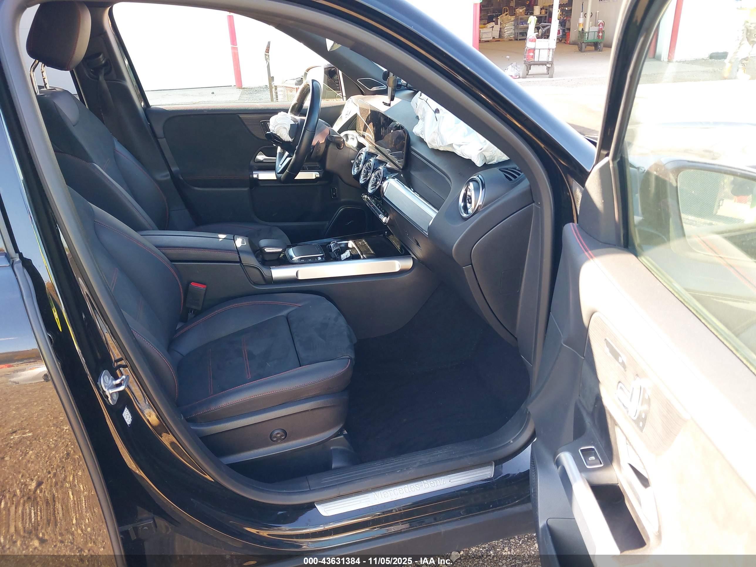 MERCEDES-BENZ GLB image 5