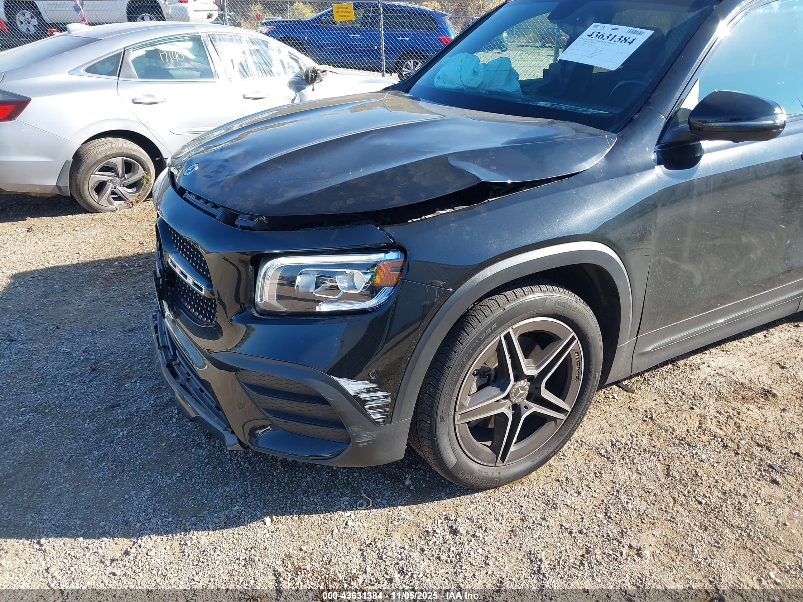 MERCEDES-BENZ GLB image 6