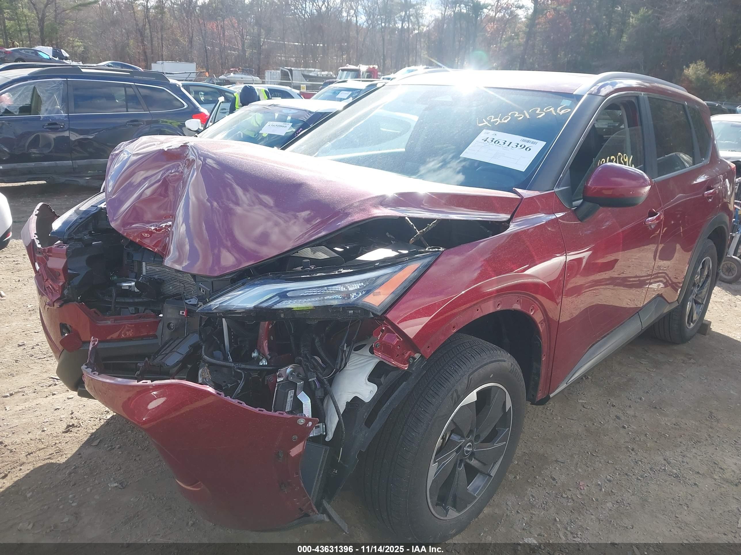 NISSAN ROGUE image 2