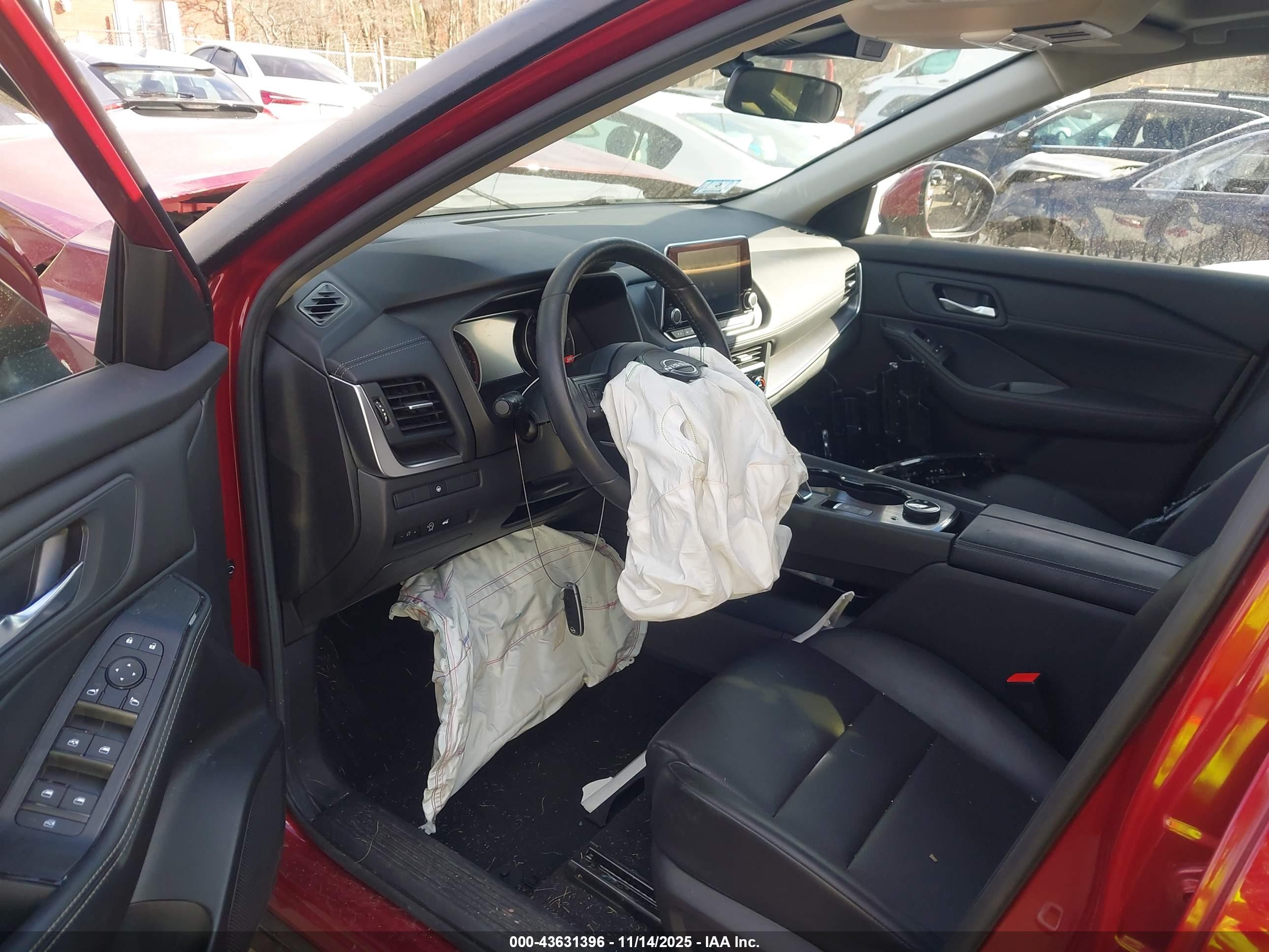 NISSAN ROGUE image 5