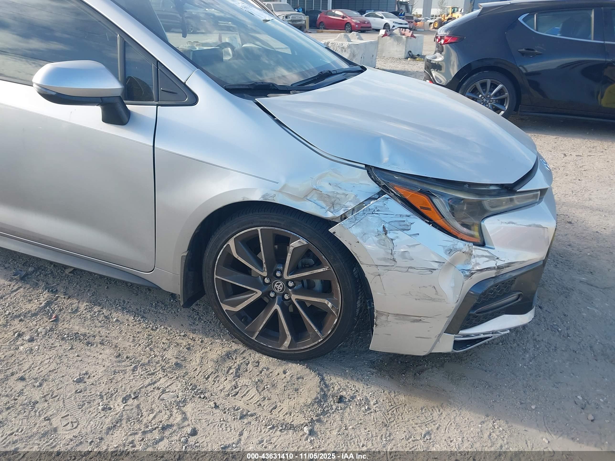 TOYOTA COROLLA image 6