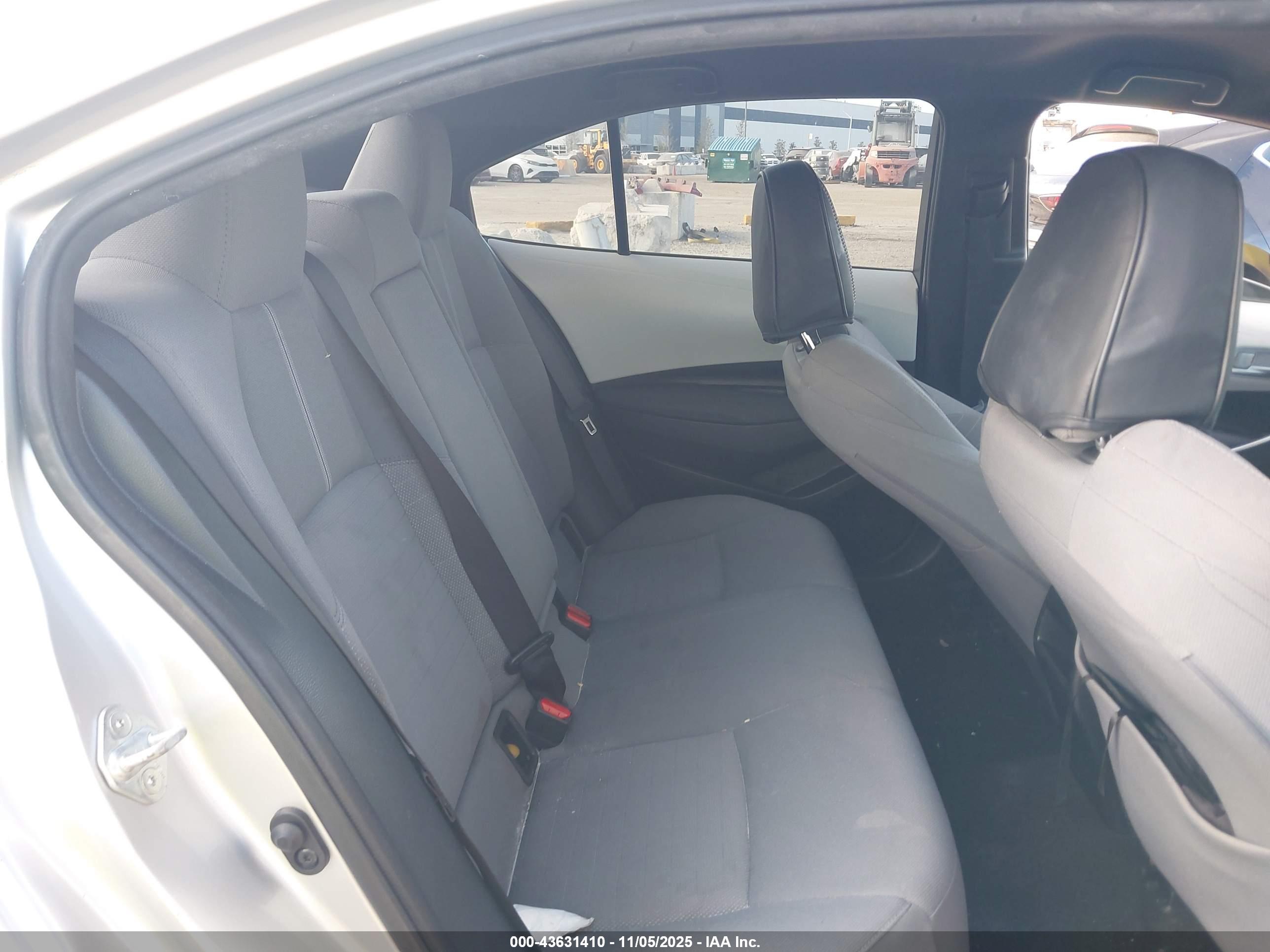 TOYOTA COROLLA image 8