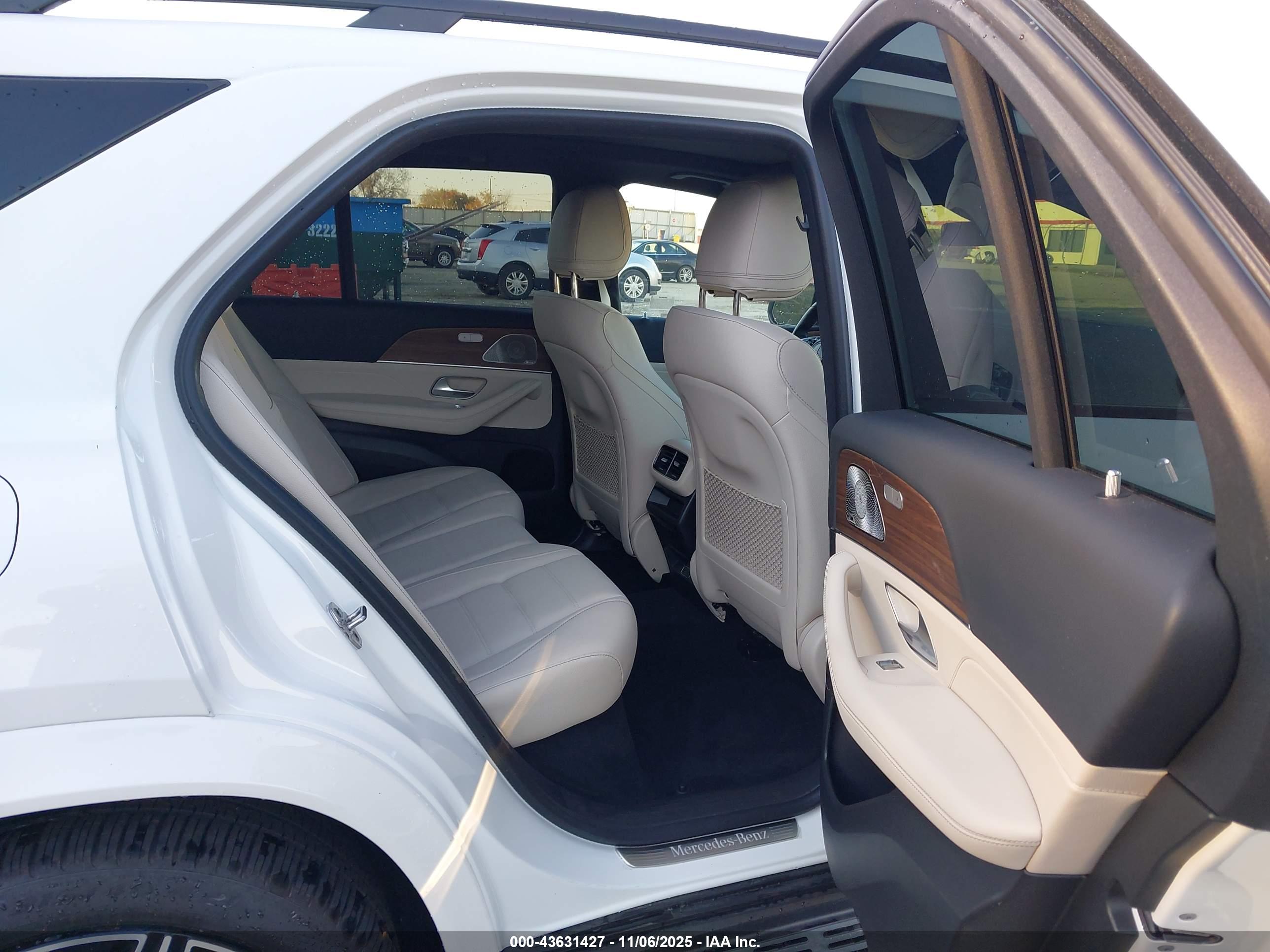 MERCEDES-BENZ GLE image 8