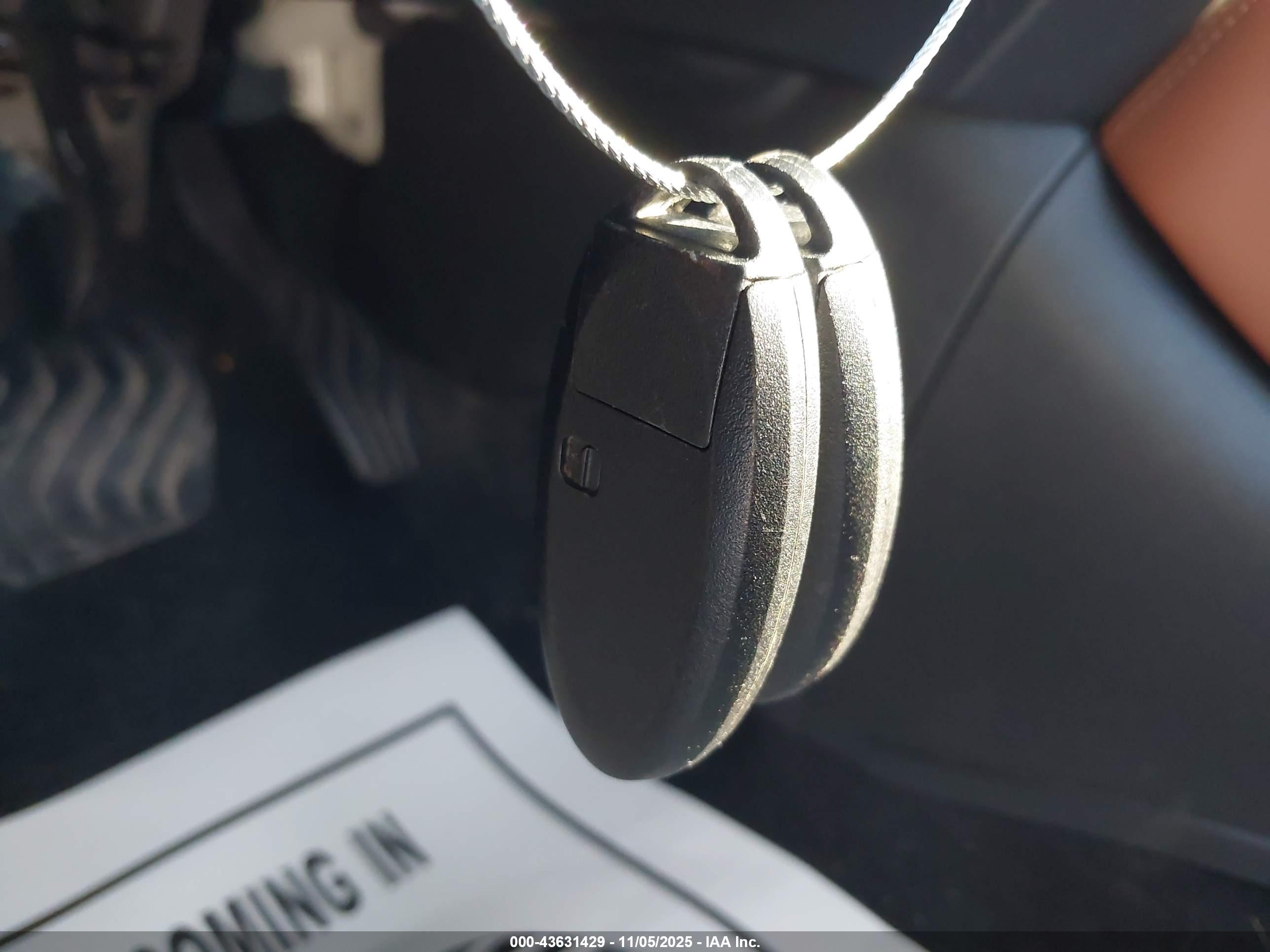 NISSAN ROGUE image 11
