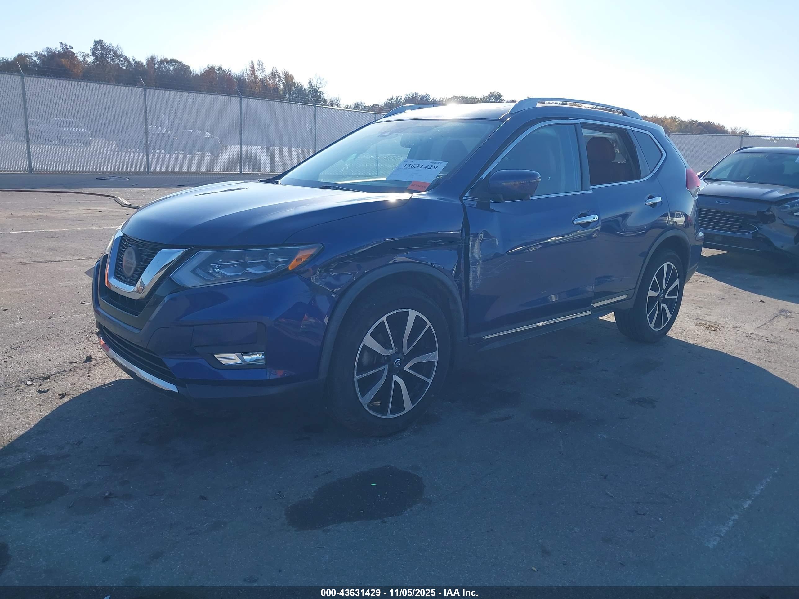 NISSAN ROGUE image 2