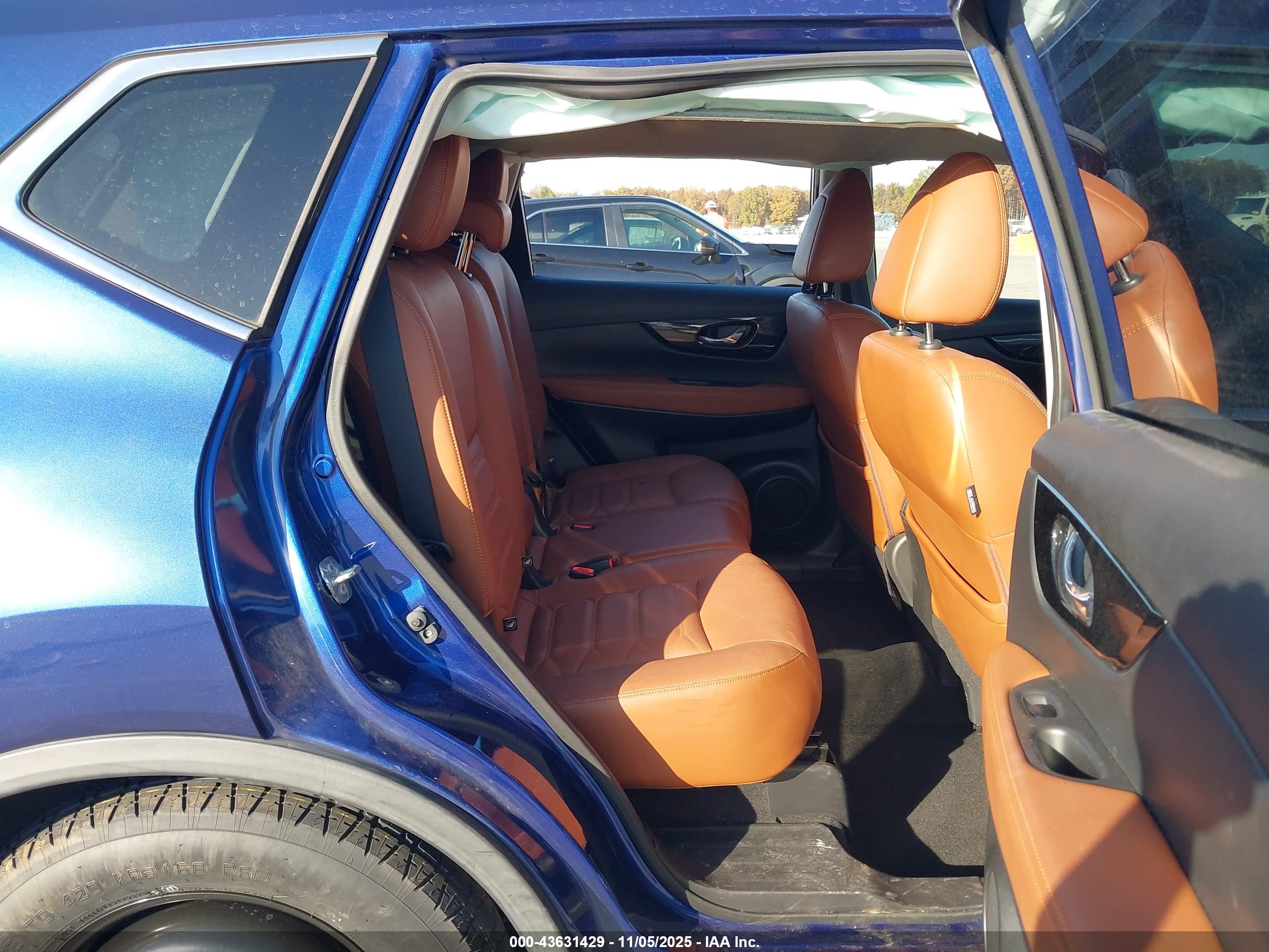 NISSAN ROGUE image 8