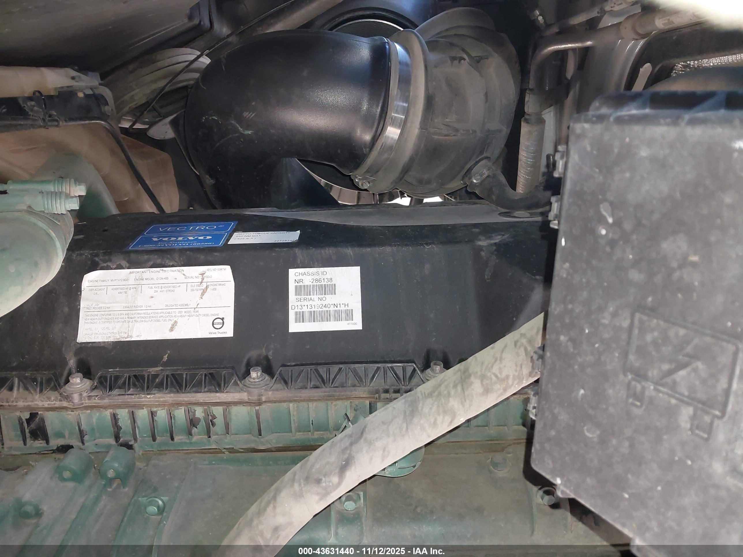 VOLVO VNR image 10