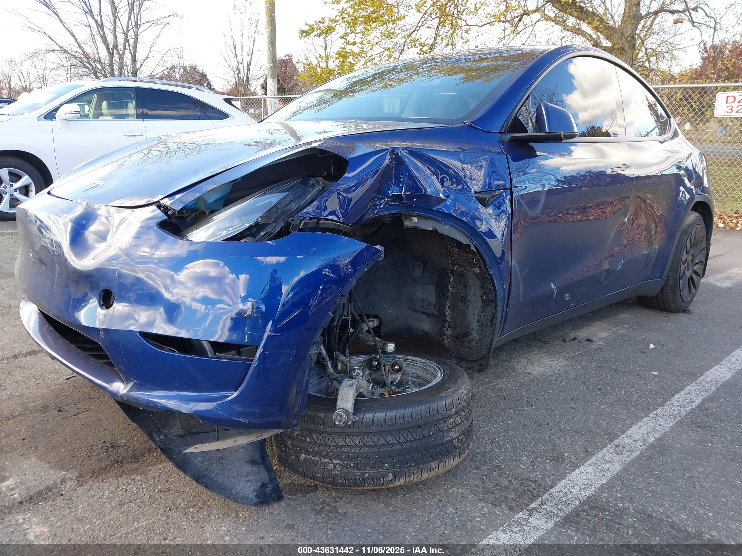 TESLA MODEL image 2