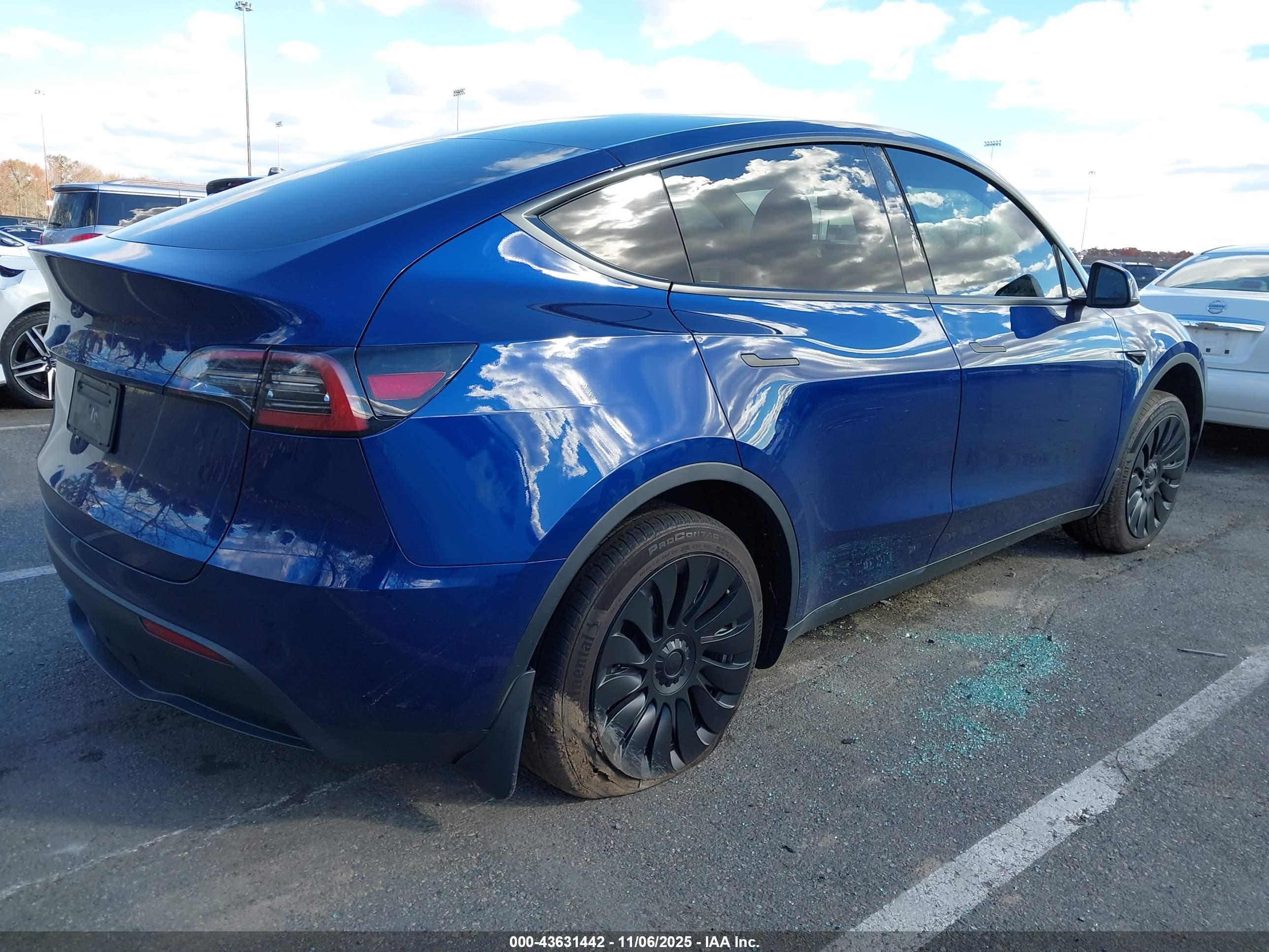 TESLA MODEL image 4